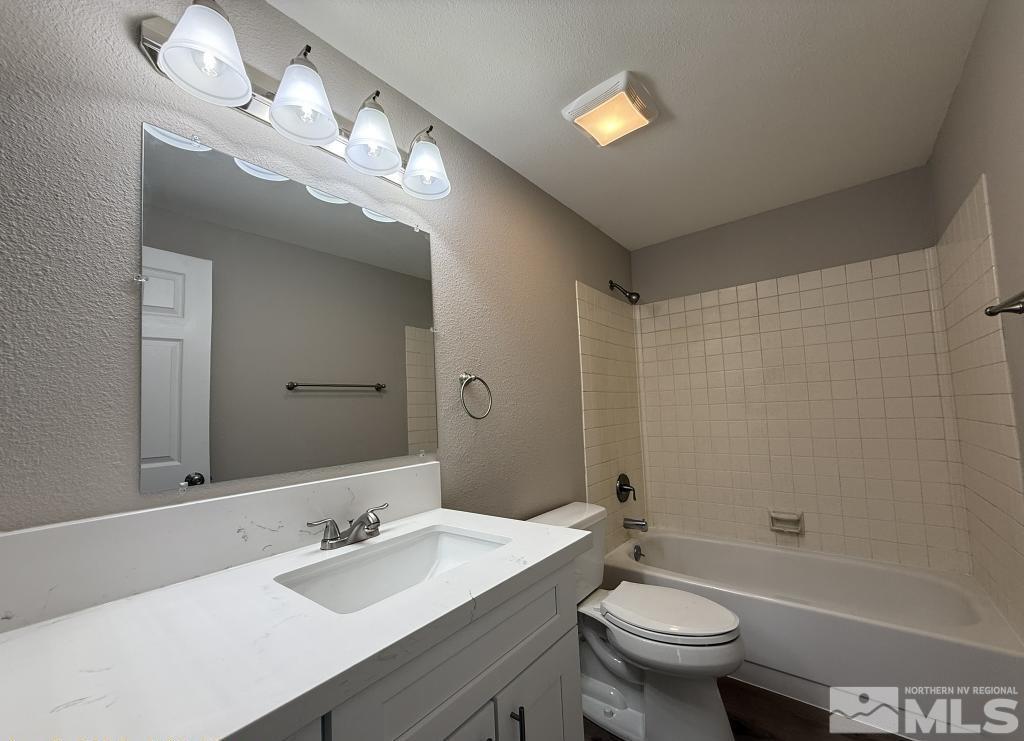 630 Wild Horse Way Property Photo 8