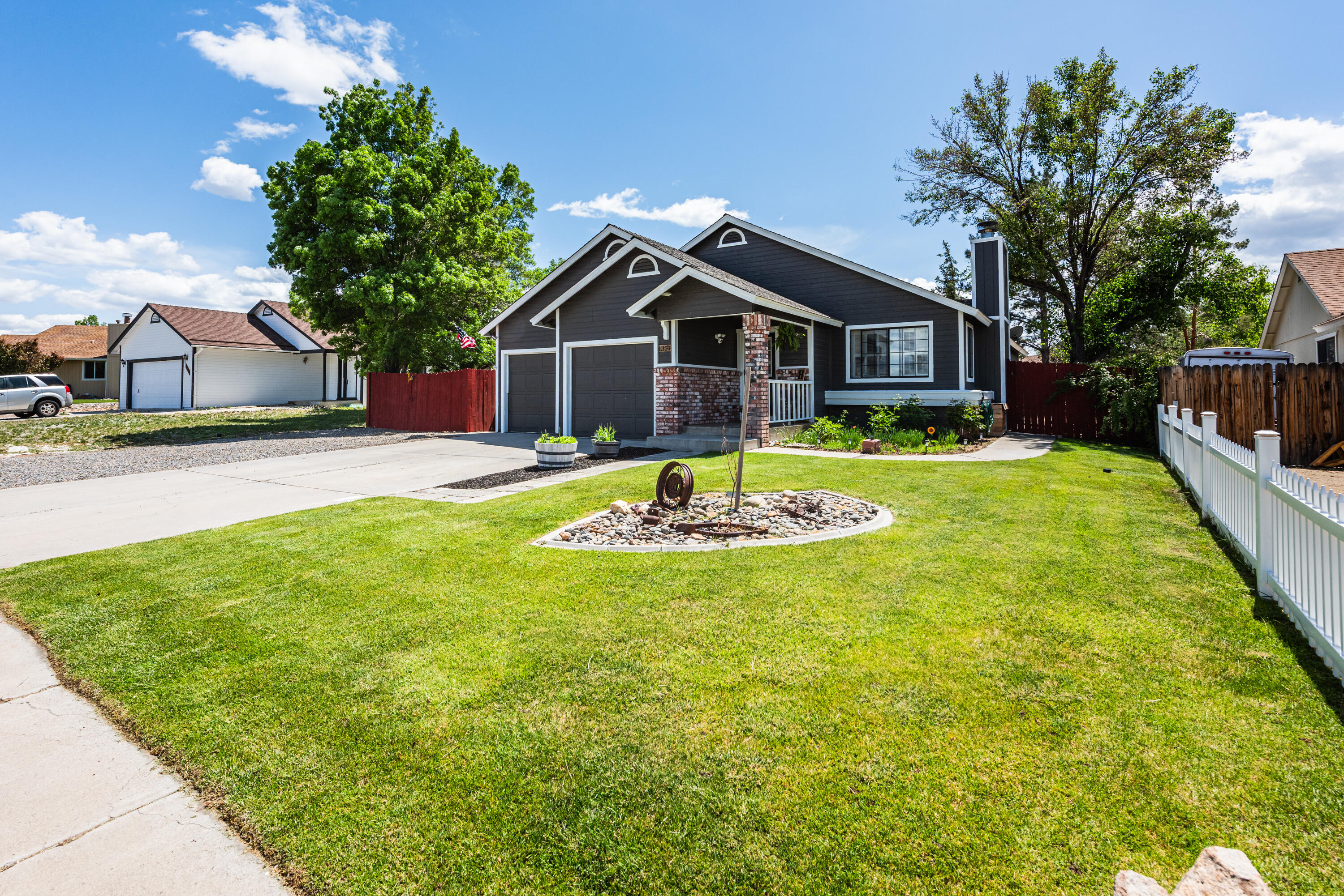 1357 Victoria Drive Property Photo 4