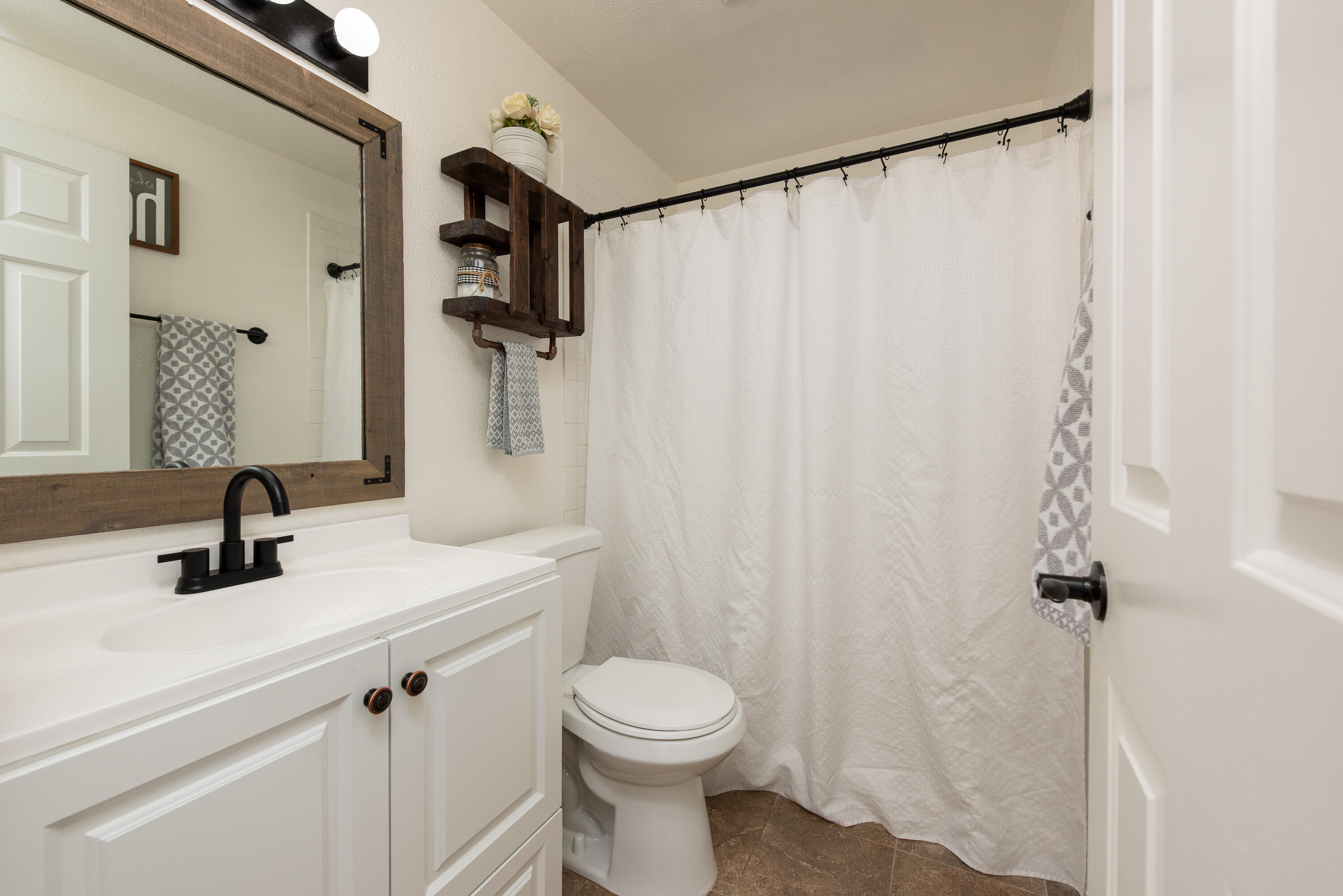 1357 Victoria Drive Property Photo 25