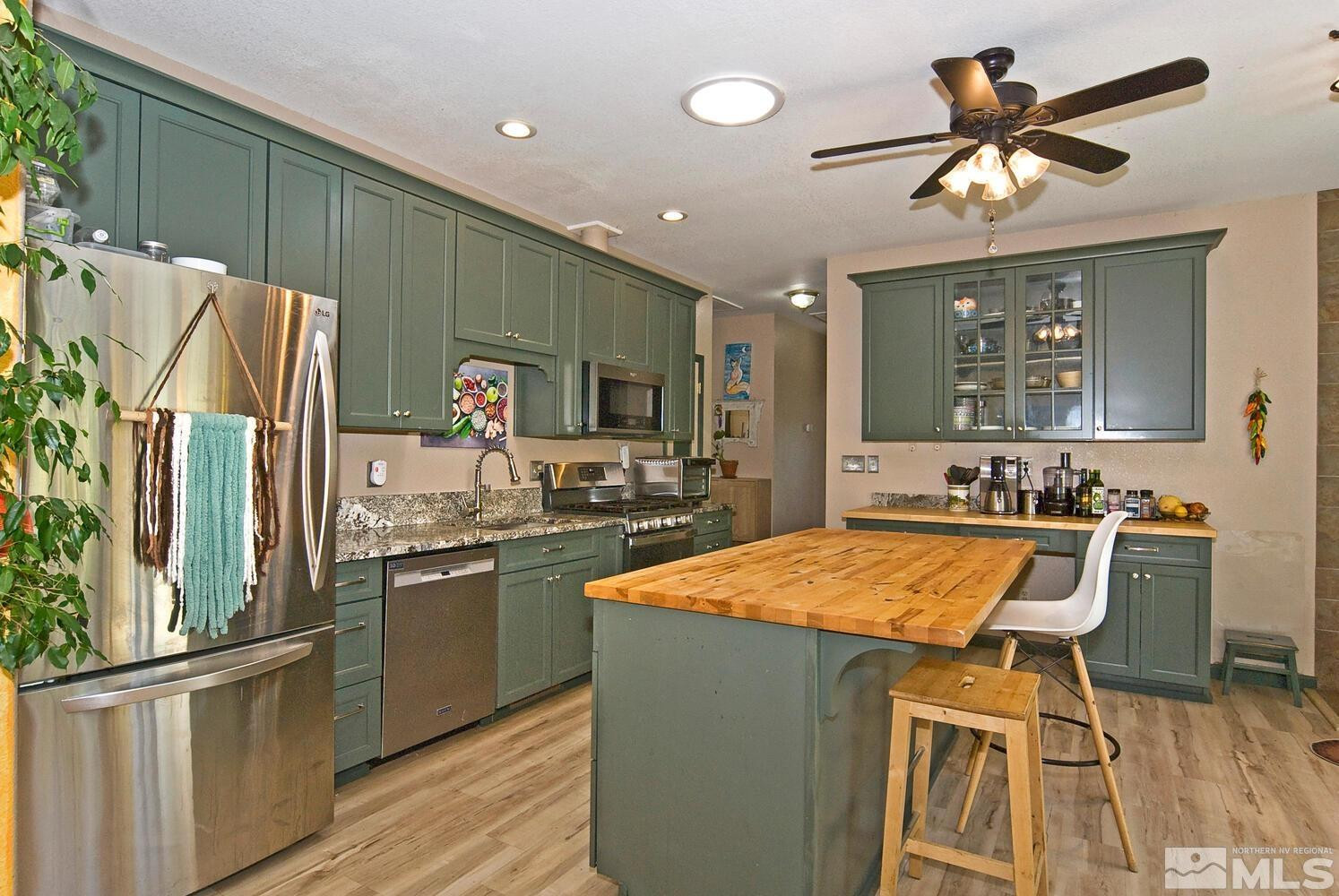 115 Chambers Ln Property Photo 12