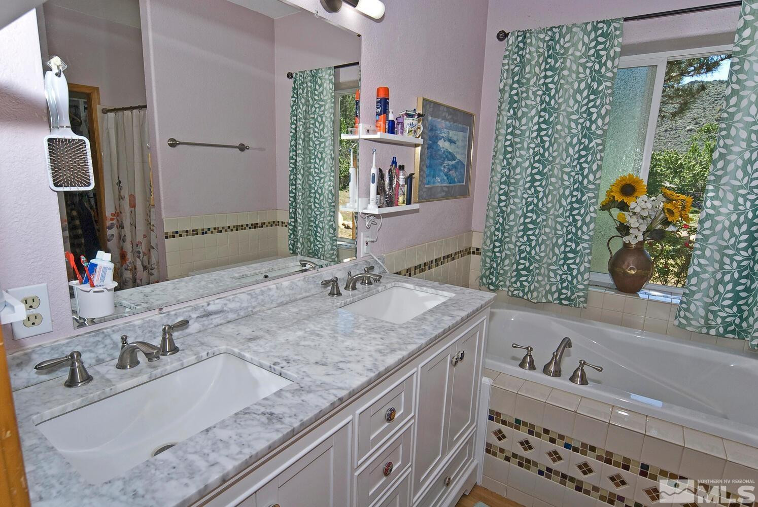 115 Chambers Ln Property Photo 23
