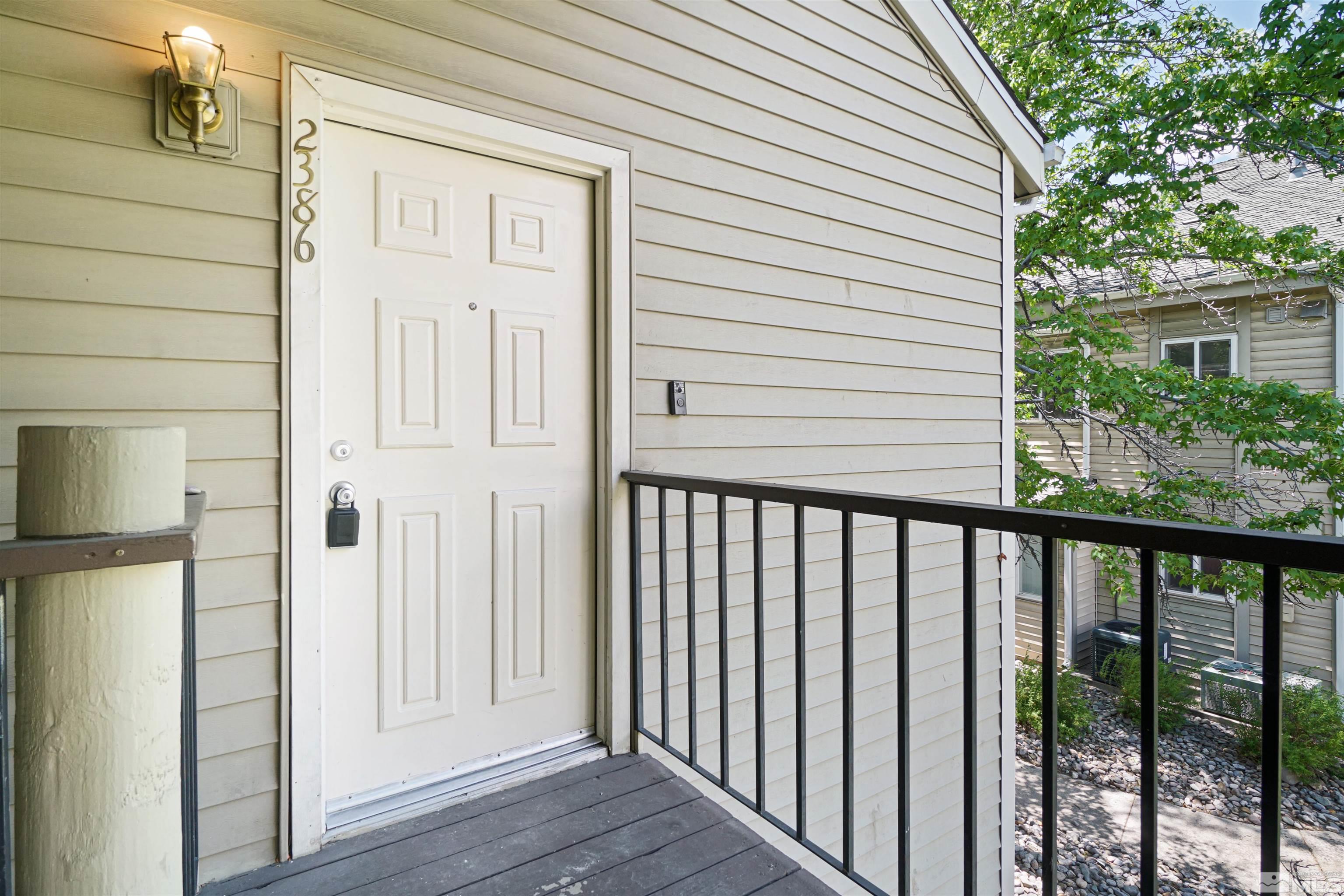 2386 Roundhouse Road Property Photo