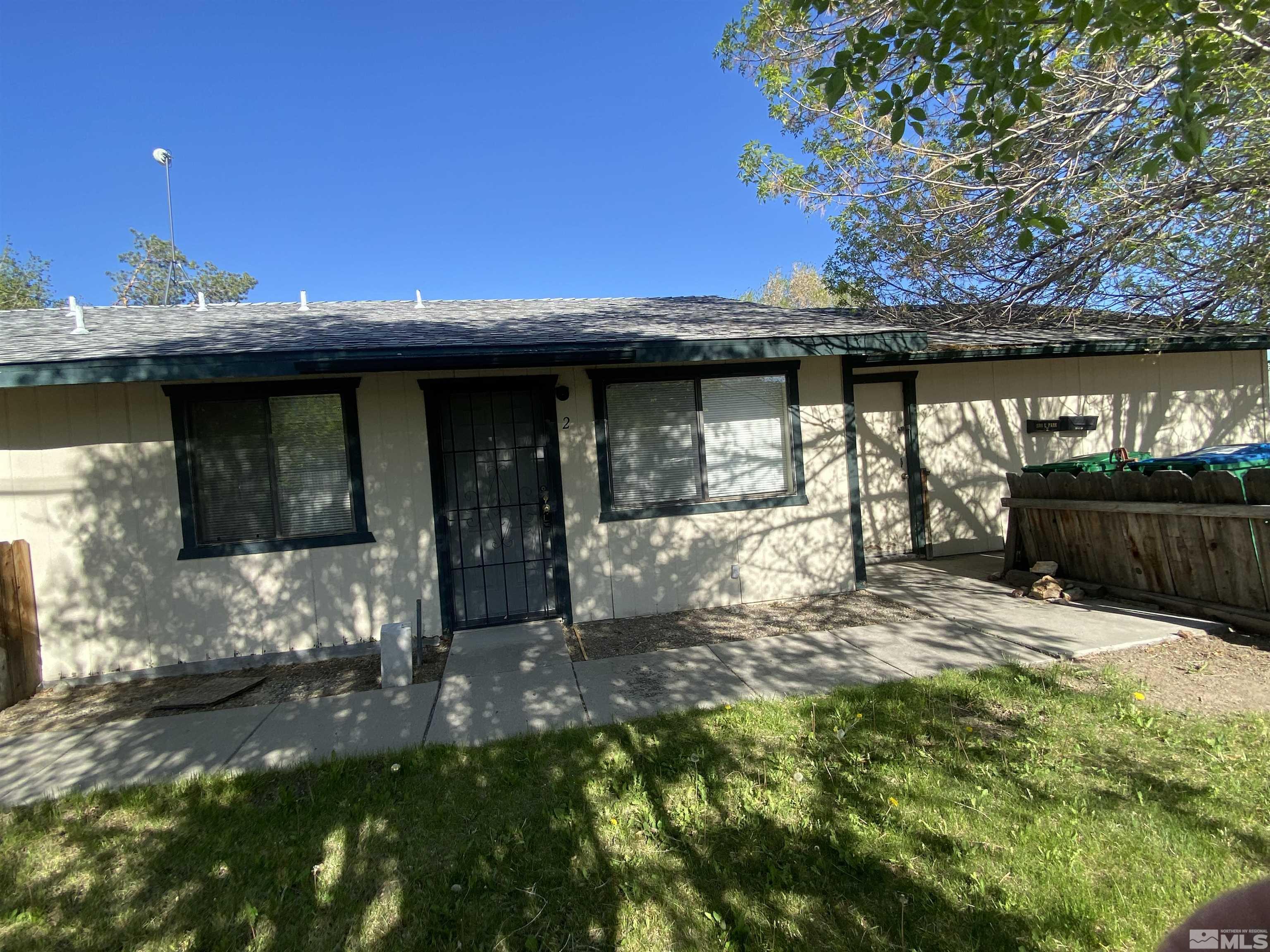 200 E Park St 1 & 2 Duplex Property Photo