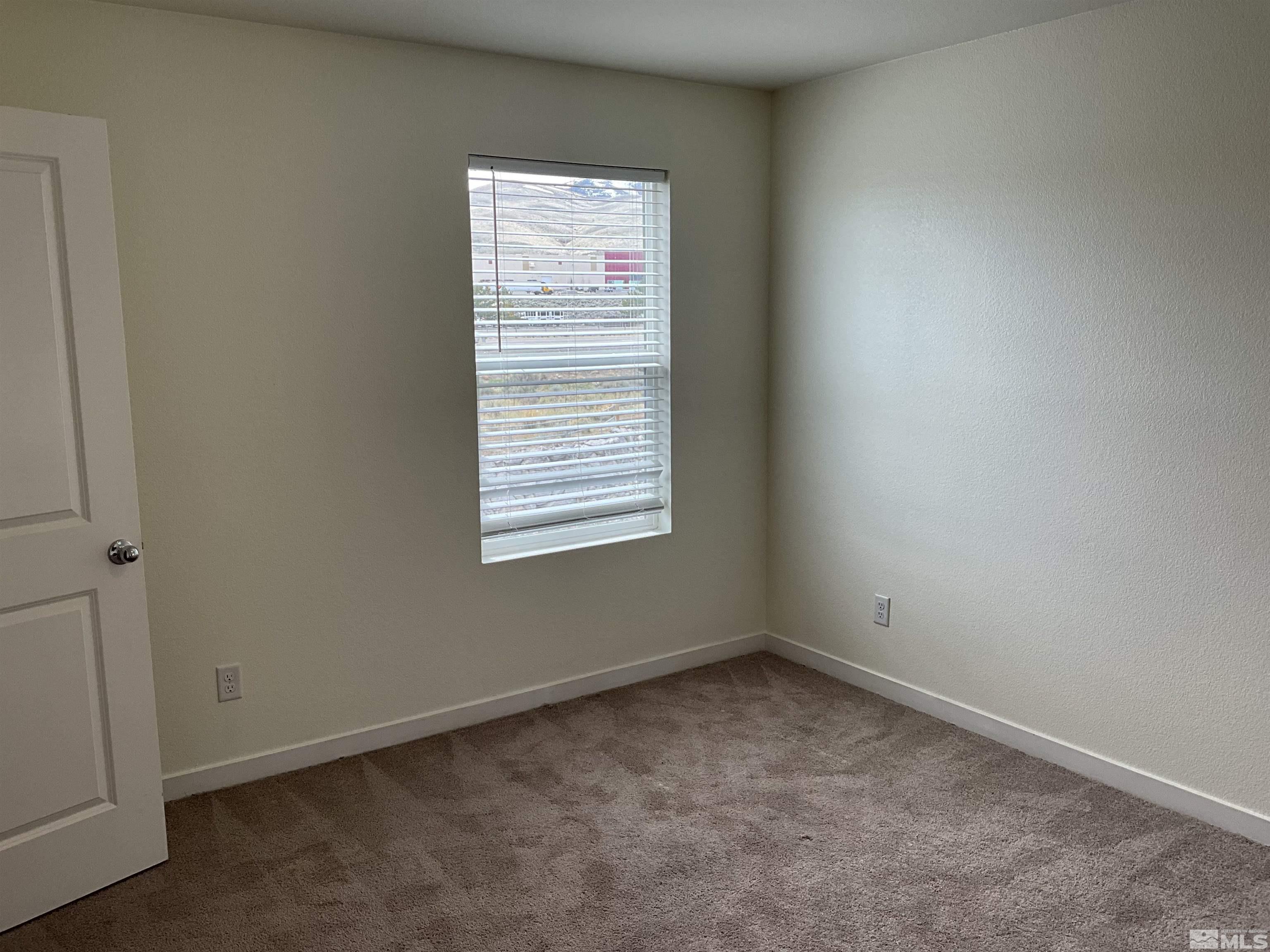 8898 Wolf Moon Dr Property Photo 8