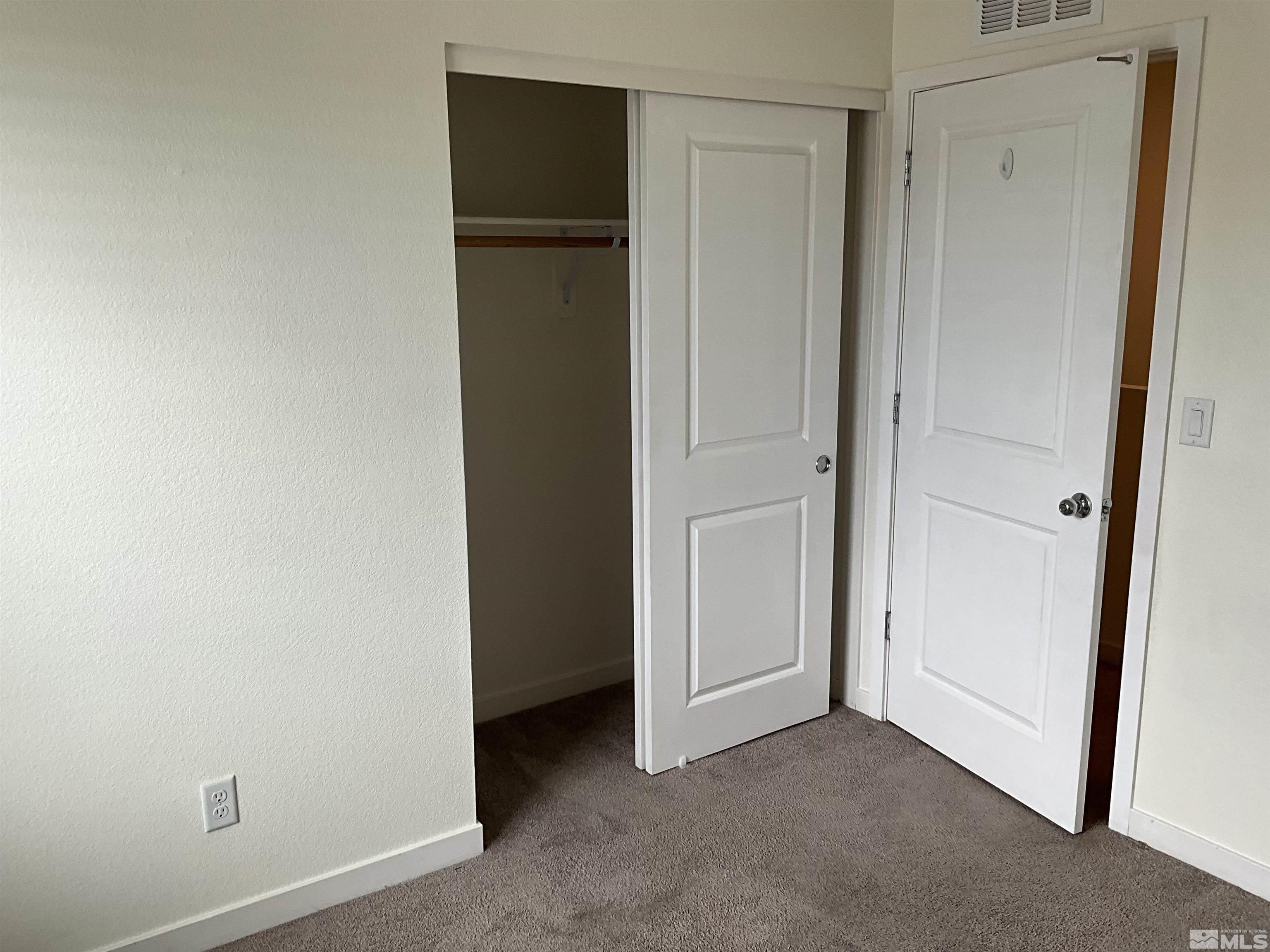 8898 Wolf Moon Dr Property Photo 10