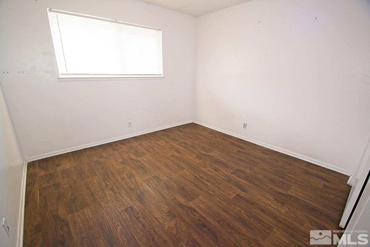 1033 Parkview Street Property Photo 3