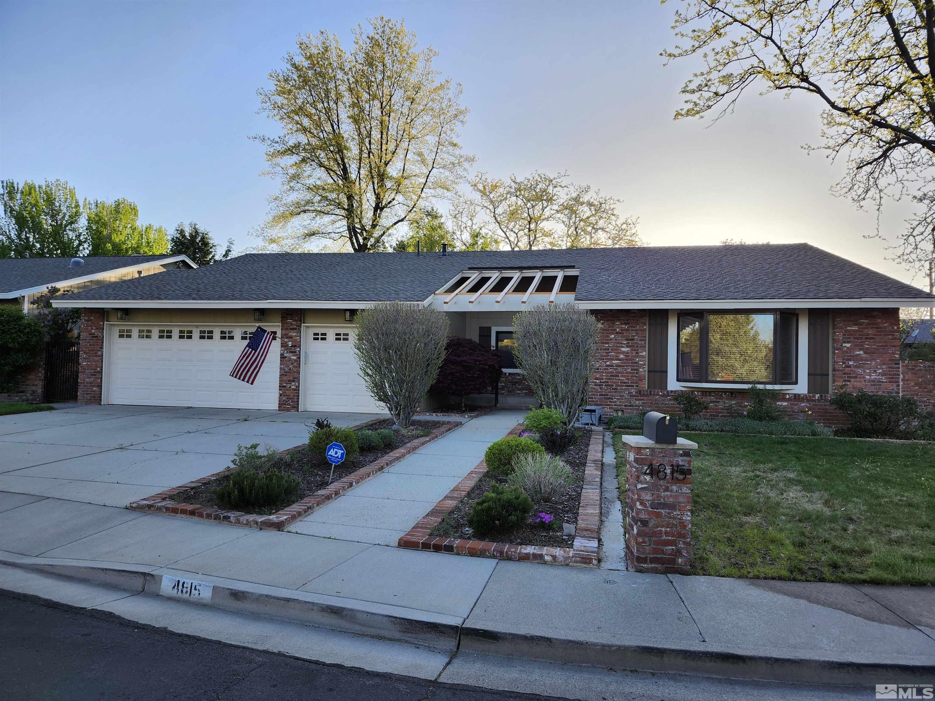 4815 Golden Springs Dr Property Photo