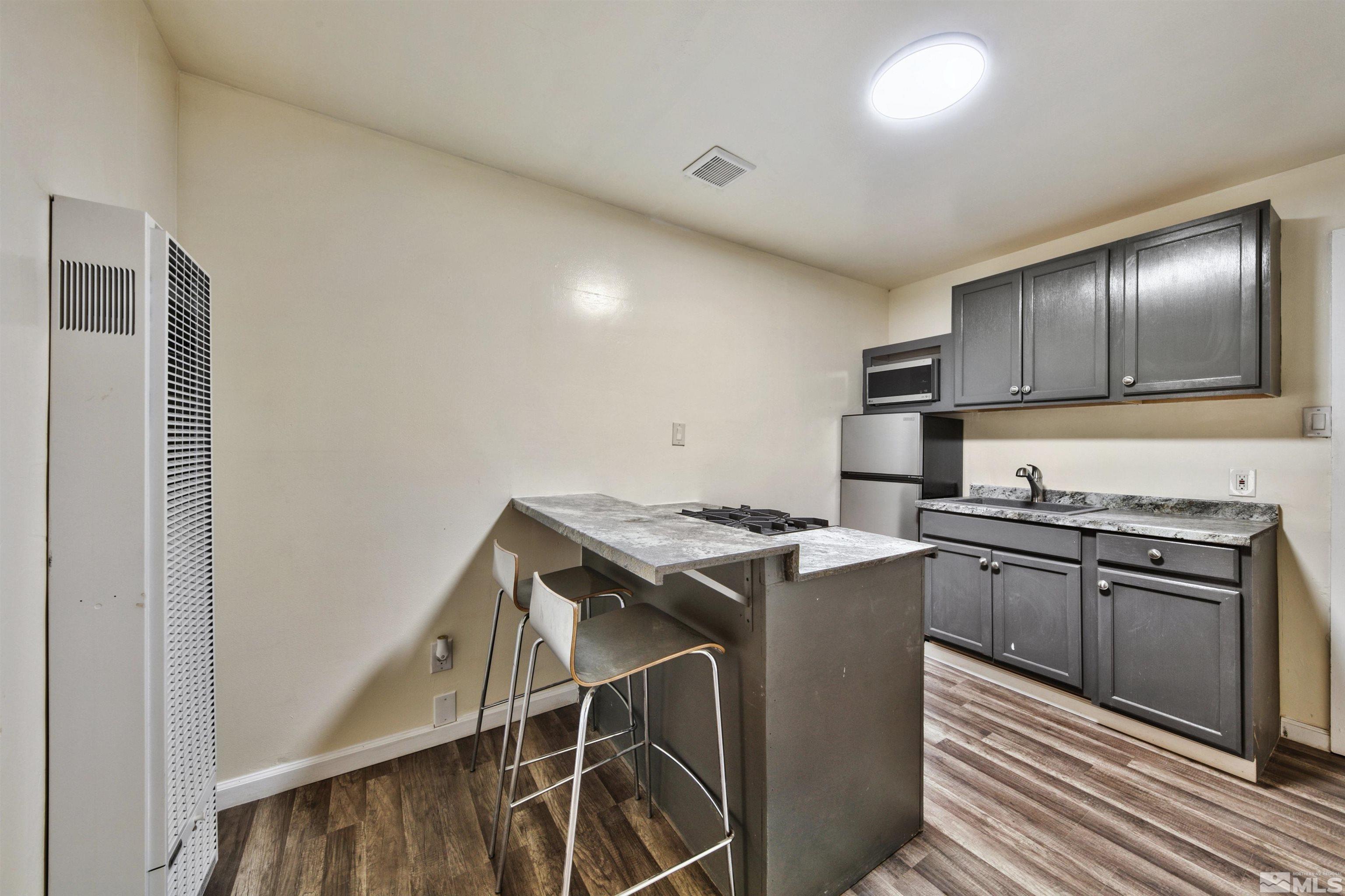 1515 N Carson Street Property Photo 8