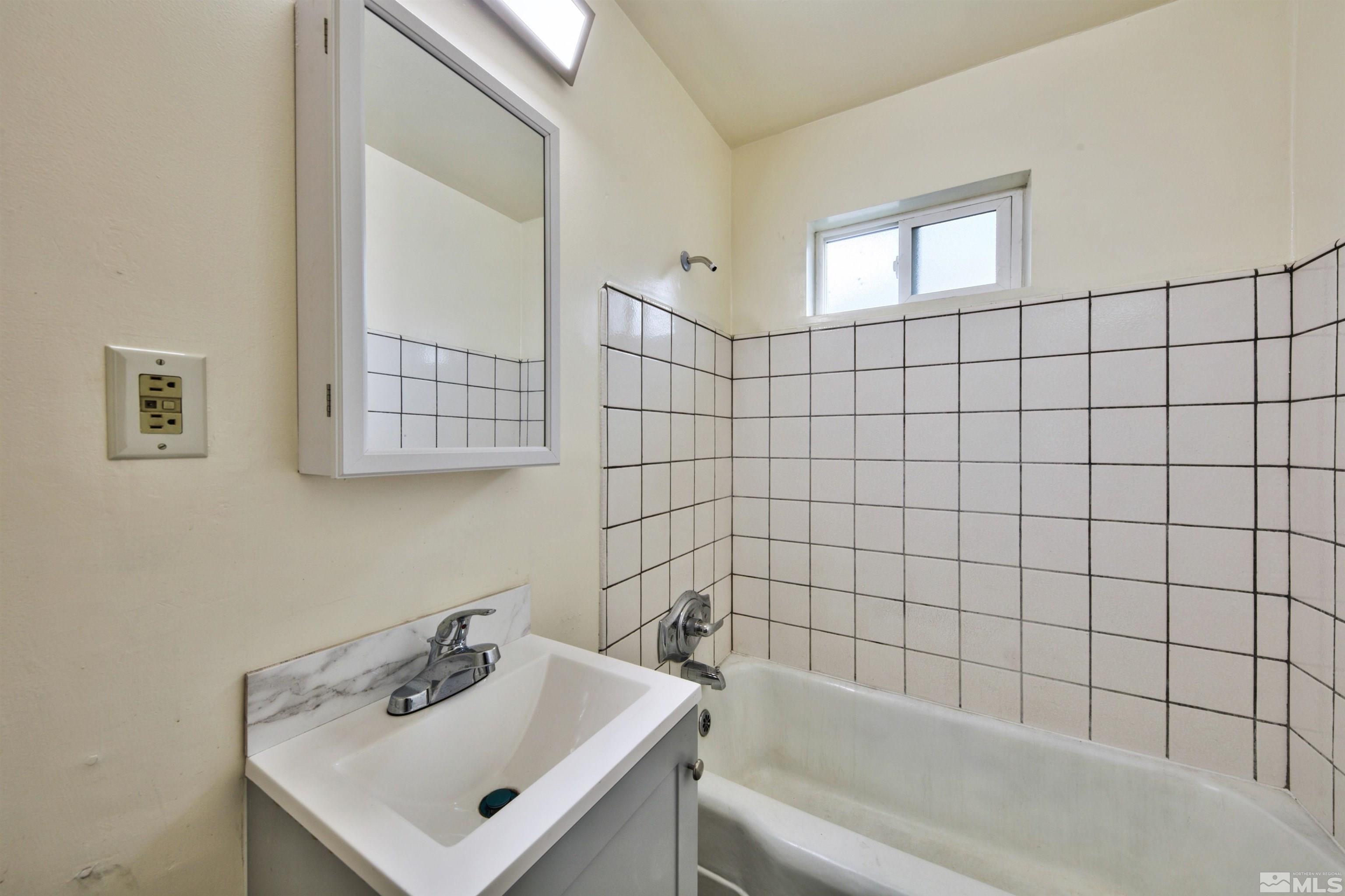1515 N Carson Street Property Photo 10