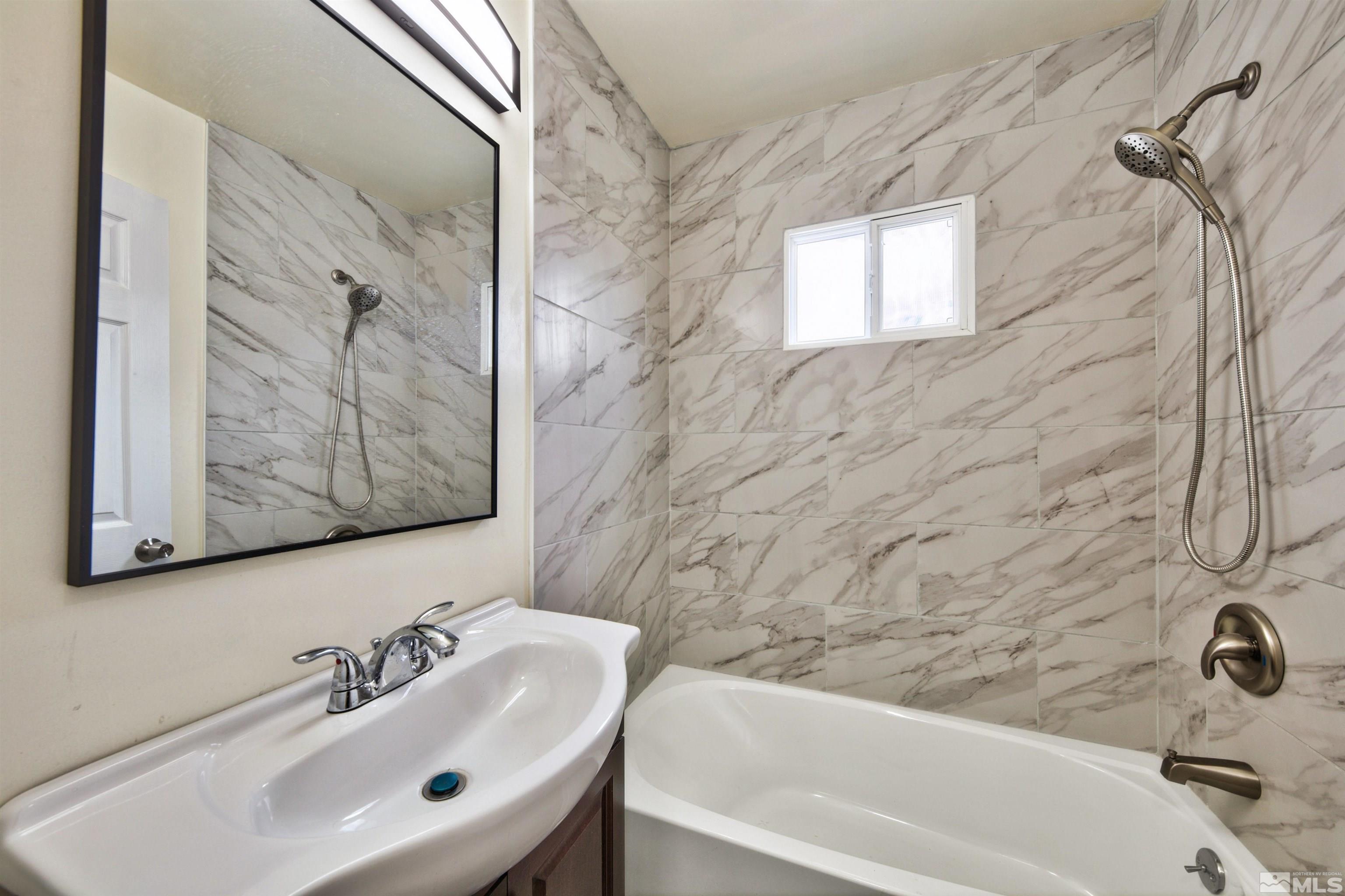 1515 N Carson Street Property Photo 28