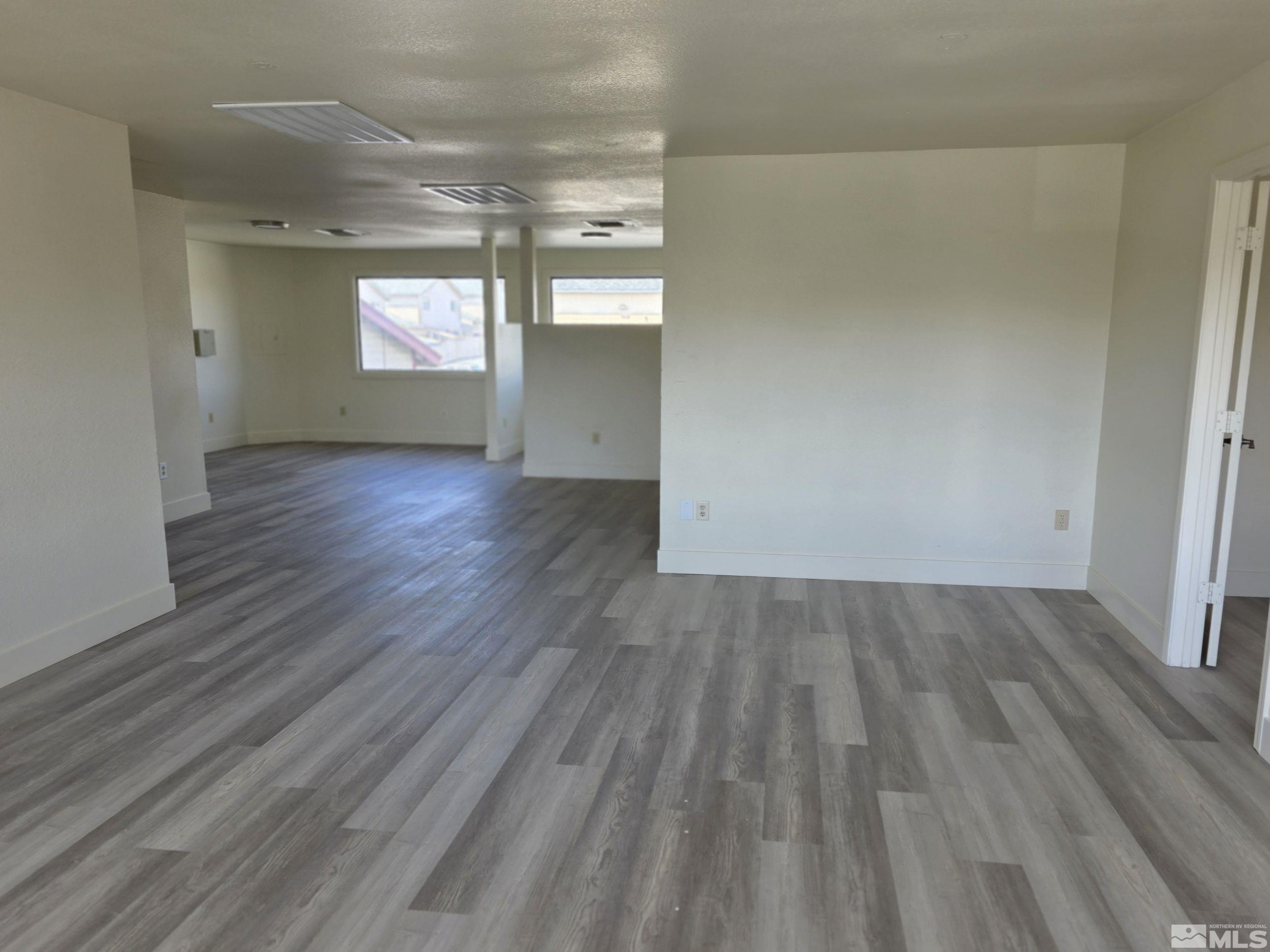 933 Woodside Dr Property Photo 11