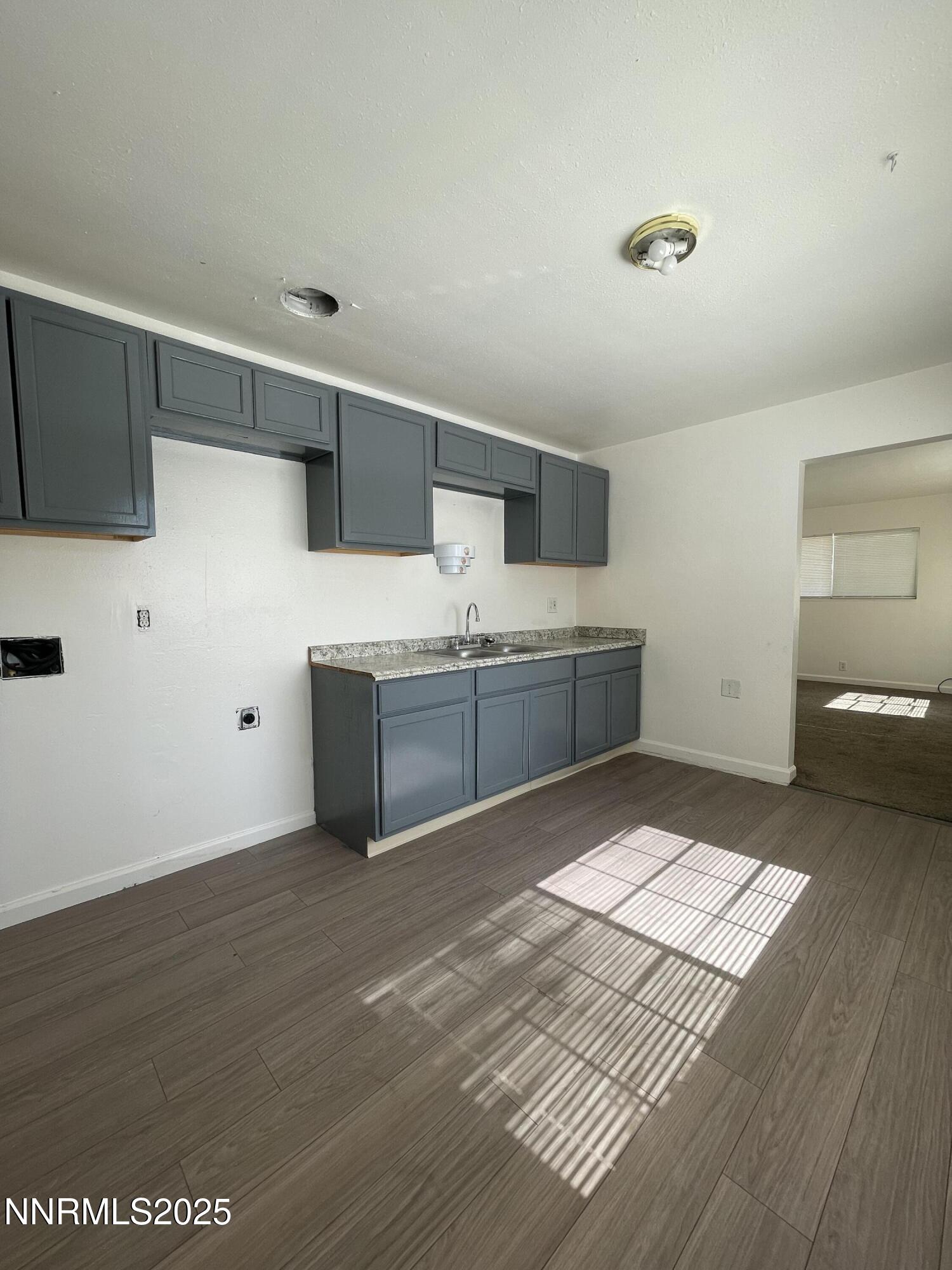1365 E 11th Street Property Photo 6