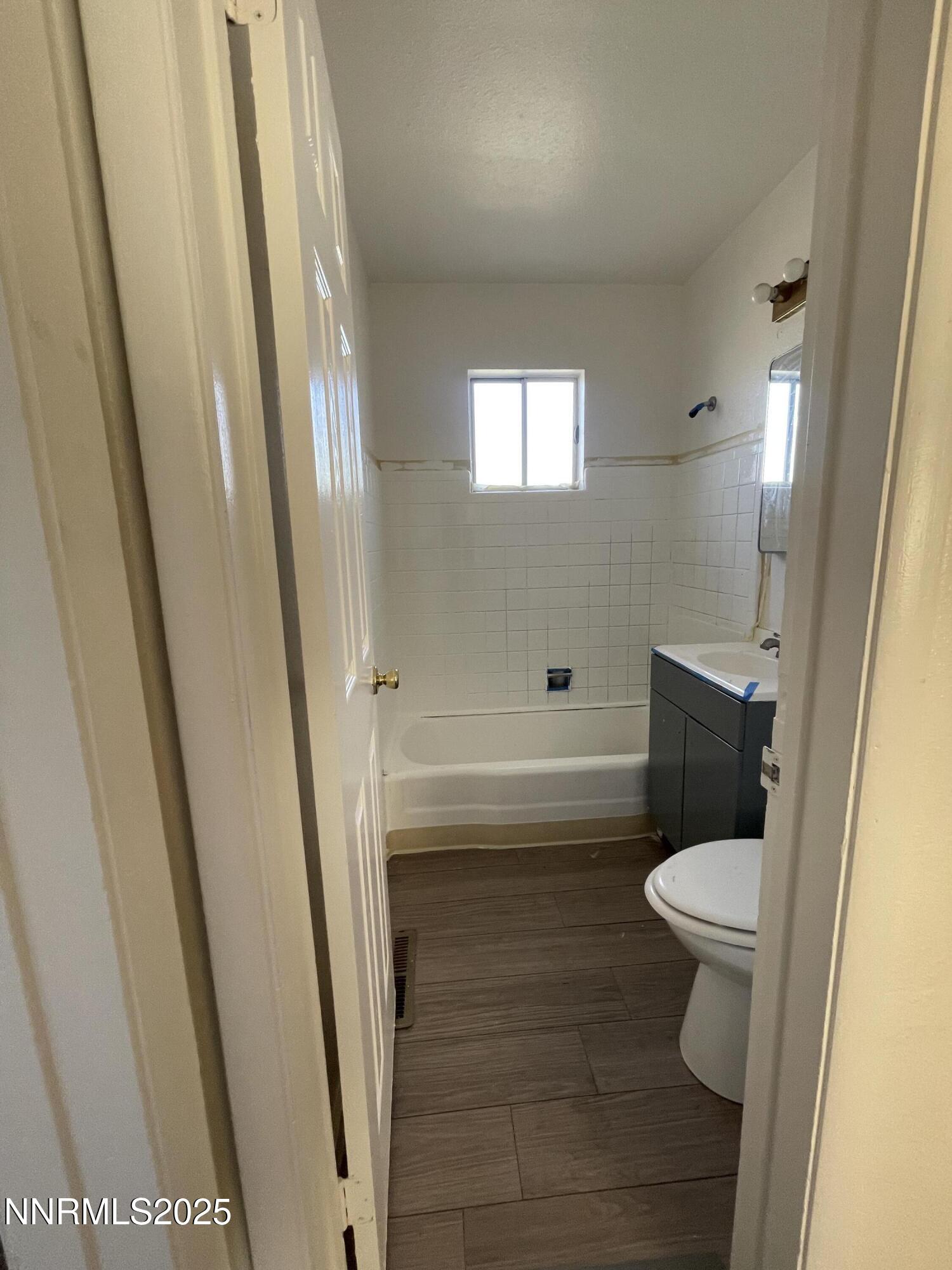 1365 E 11th Street Property Photo 11