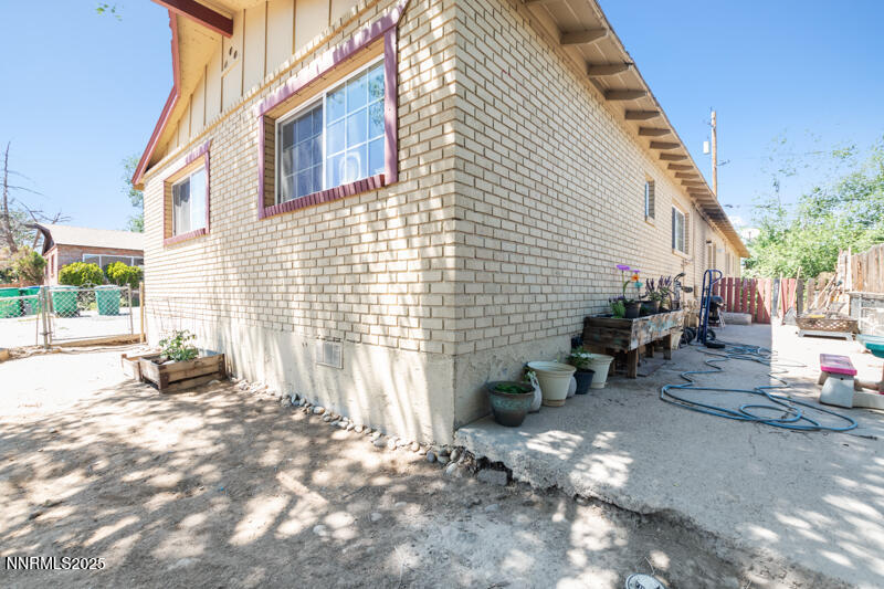 1365 E 11th Street Property Photo 14