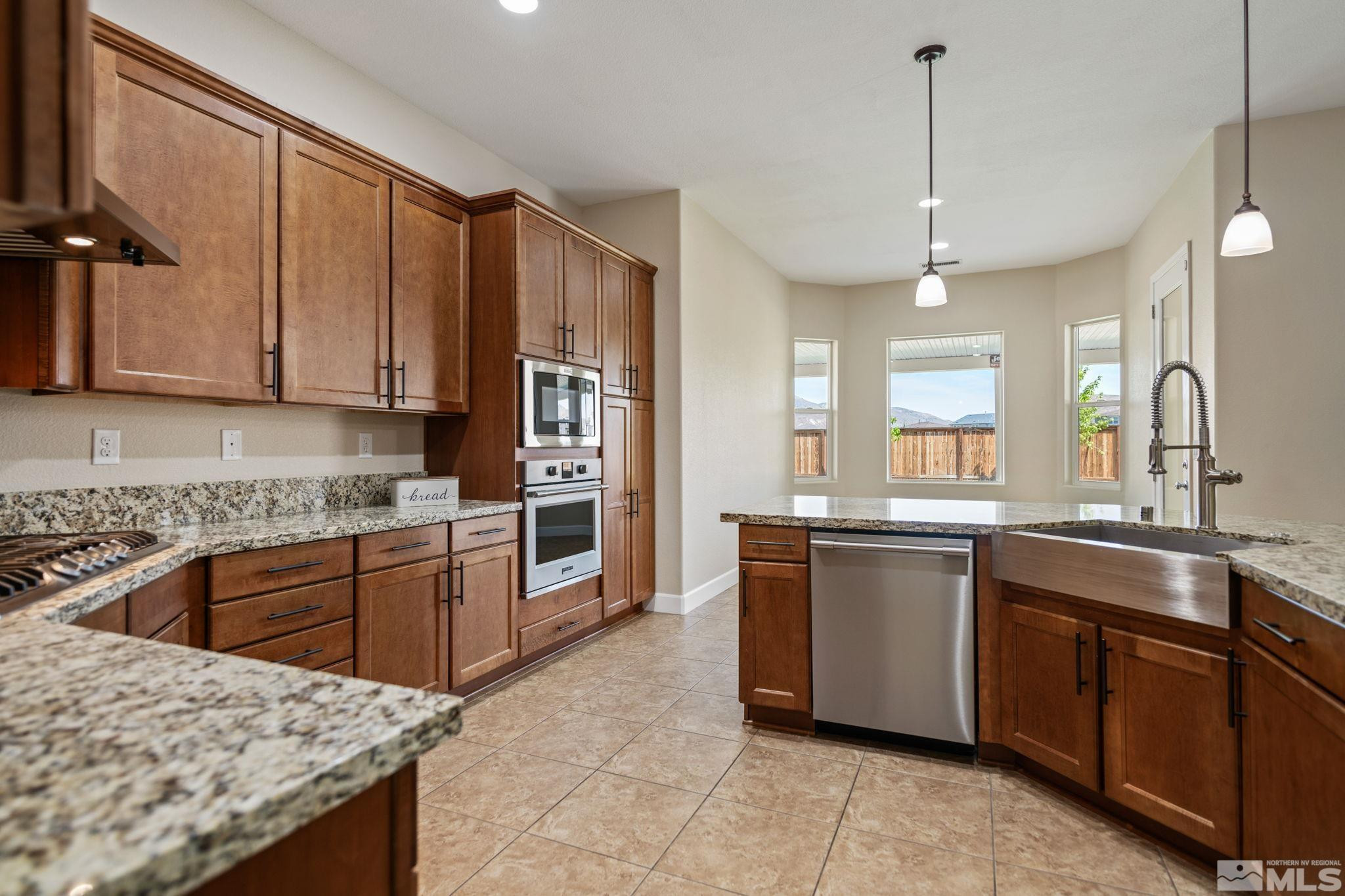 385 Horizon Ridge Road Property Photo 15
