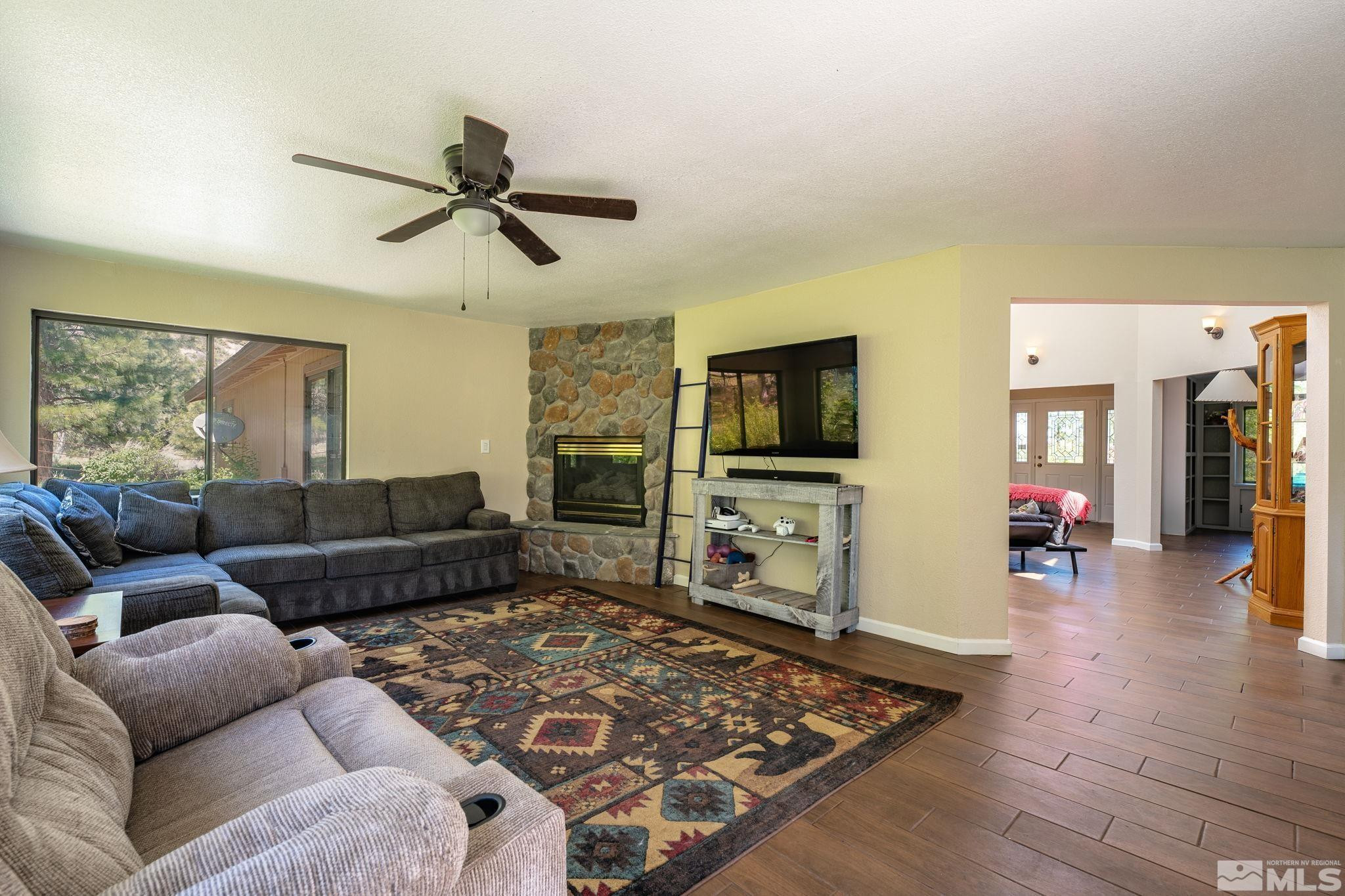 6995 Franktown Road Property Photo 8