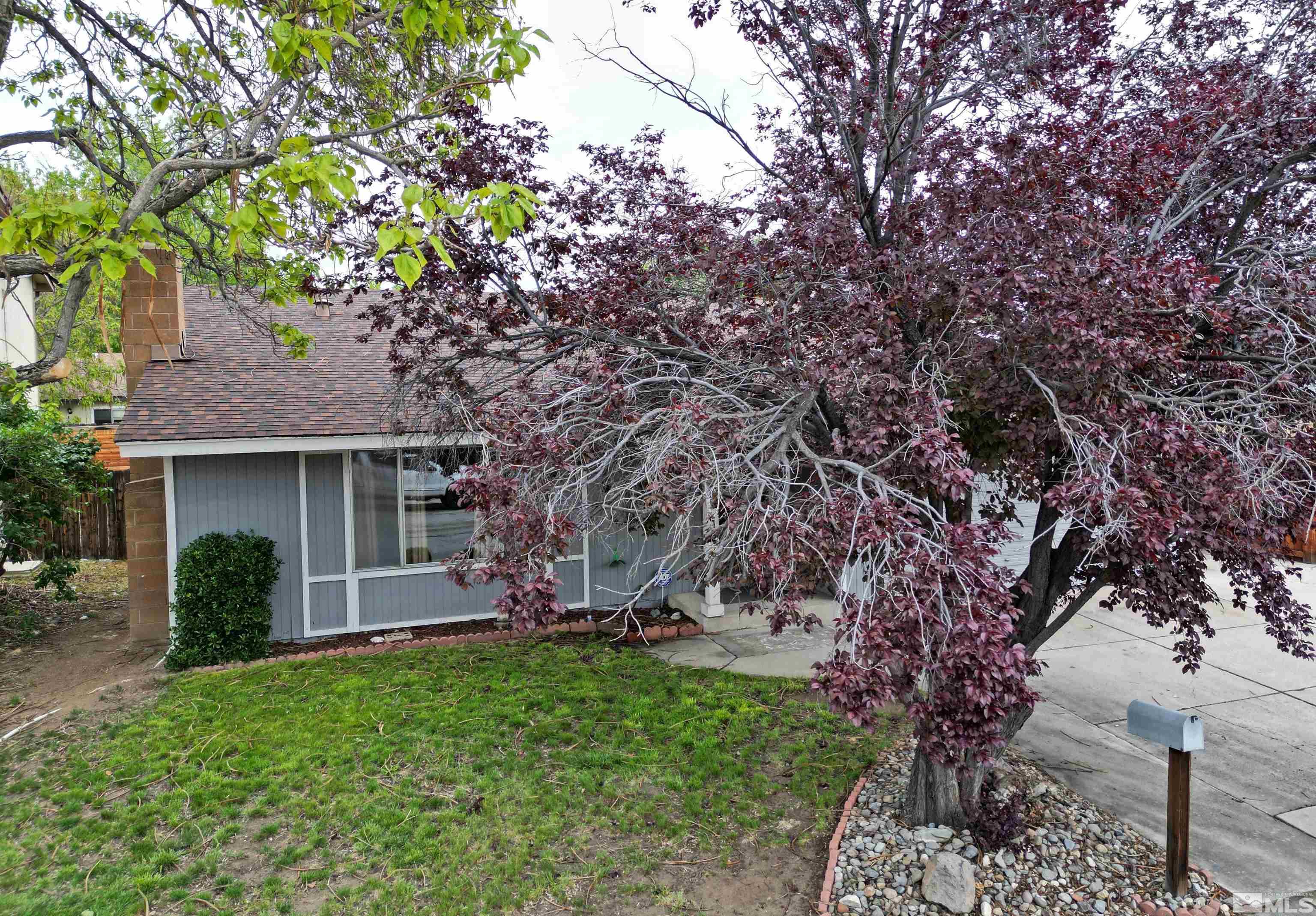 1476 Heather Court Property Photo 3