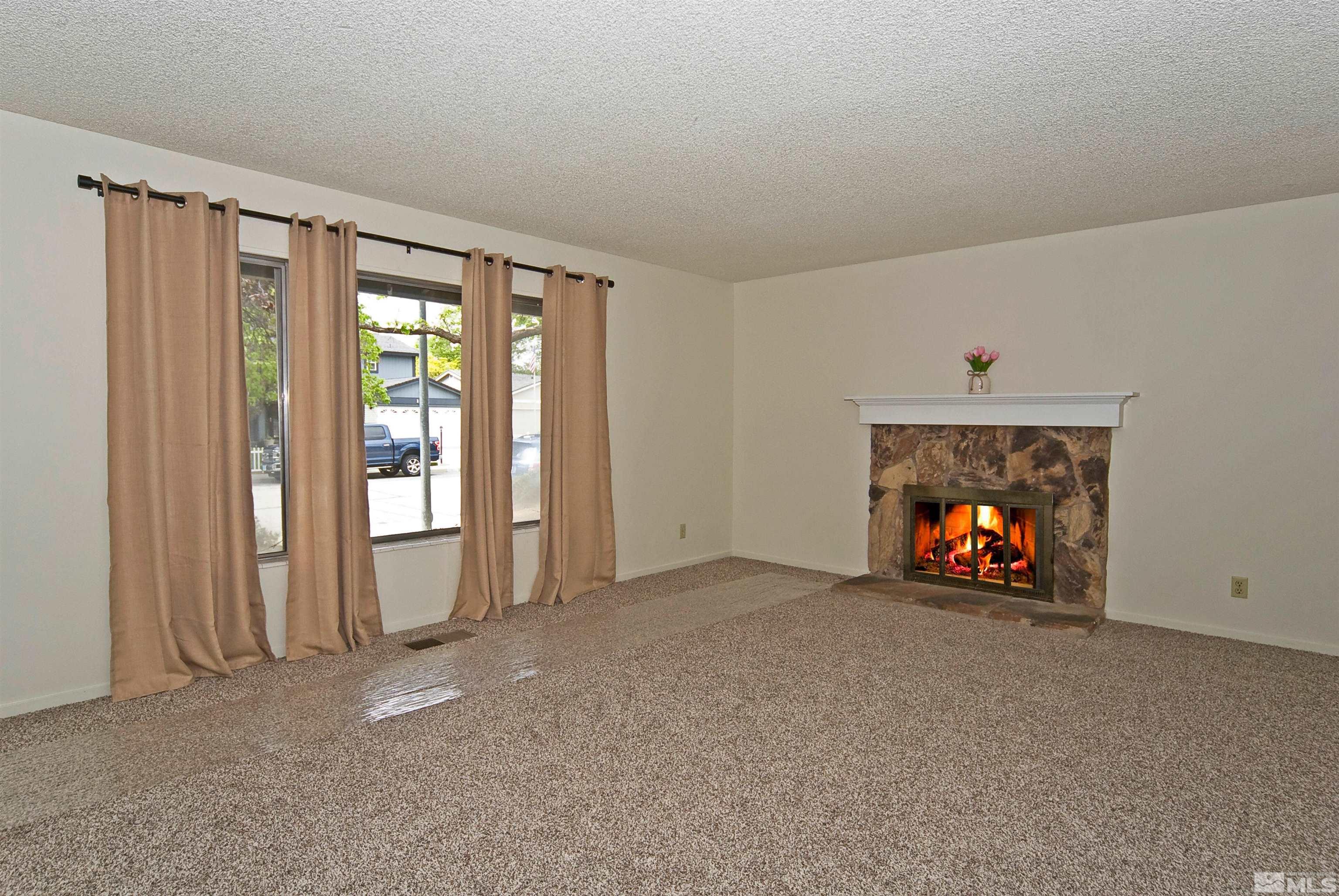 1476 Heather Court Property Photo 6