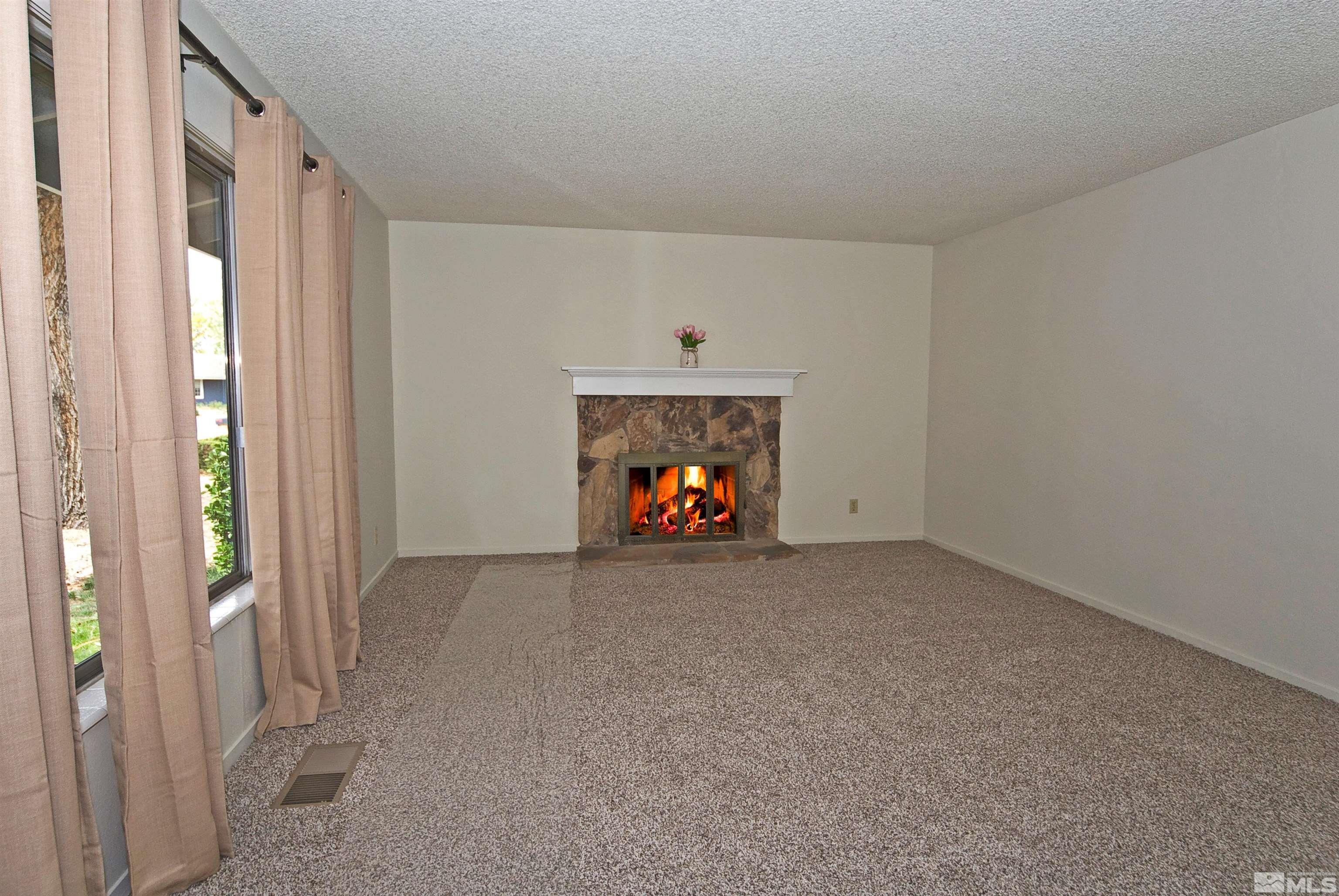 1476 Heather Court Property Photo 7