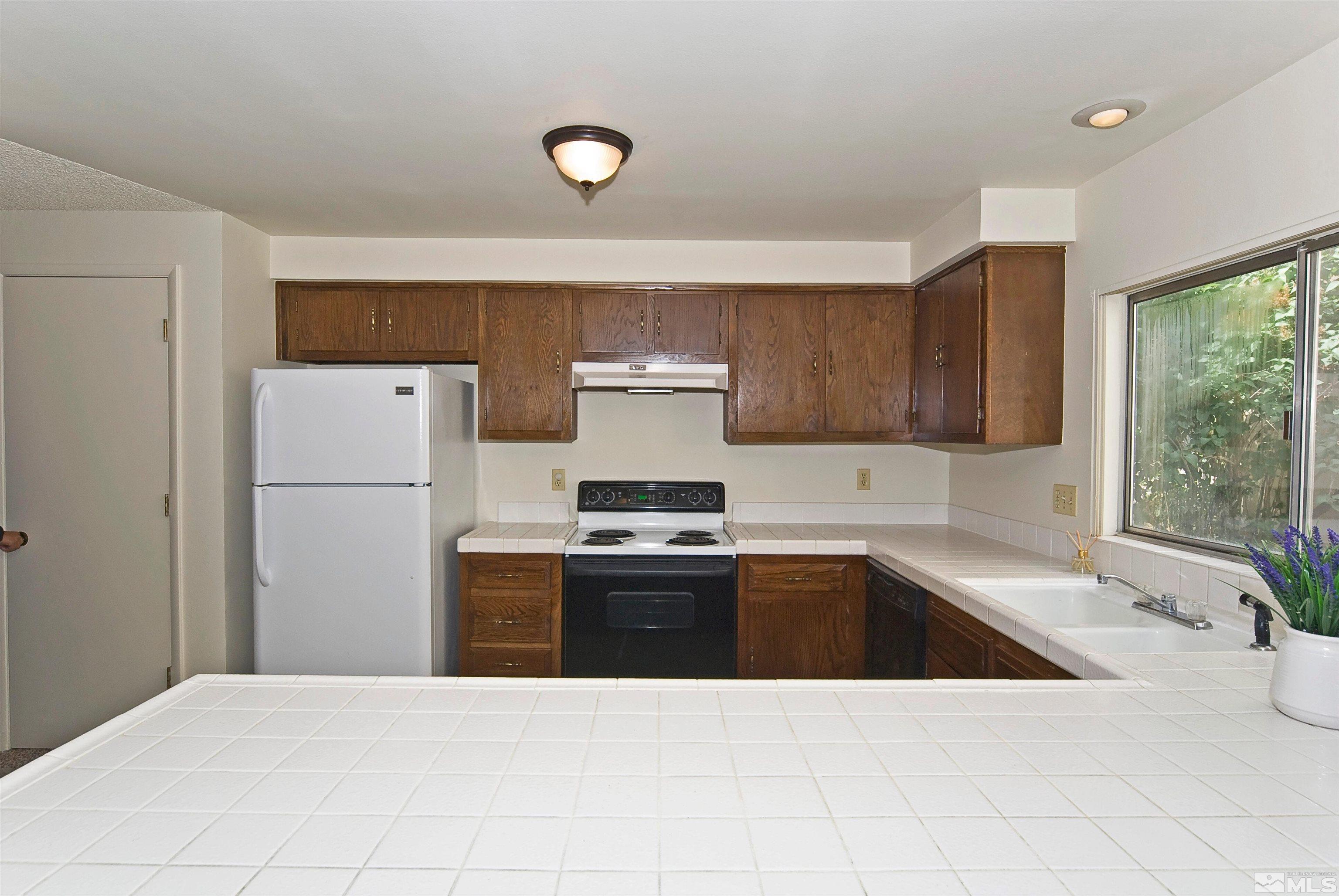 1476 Heather Court Property Photo 10