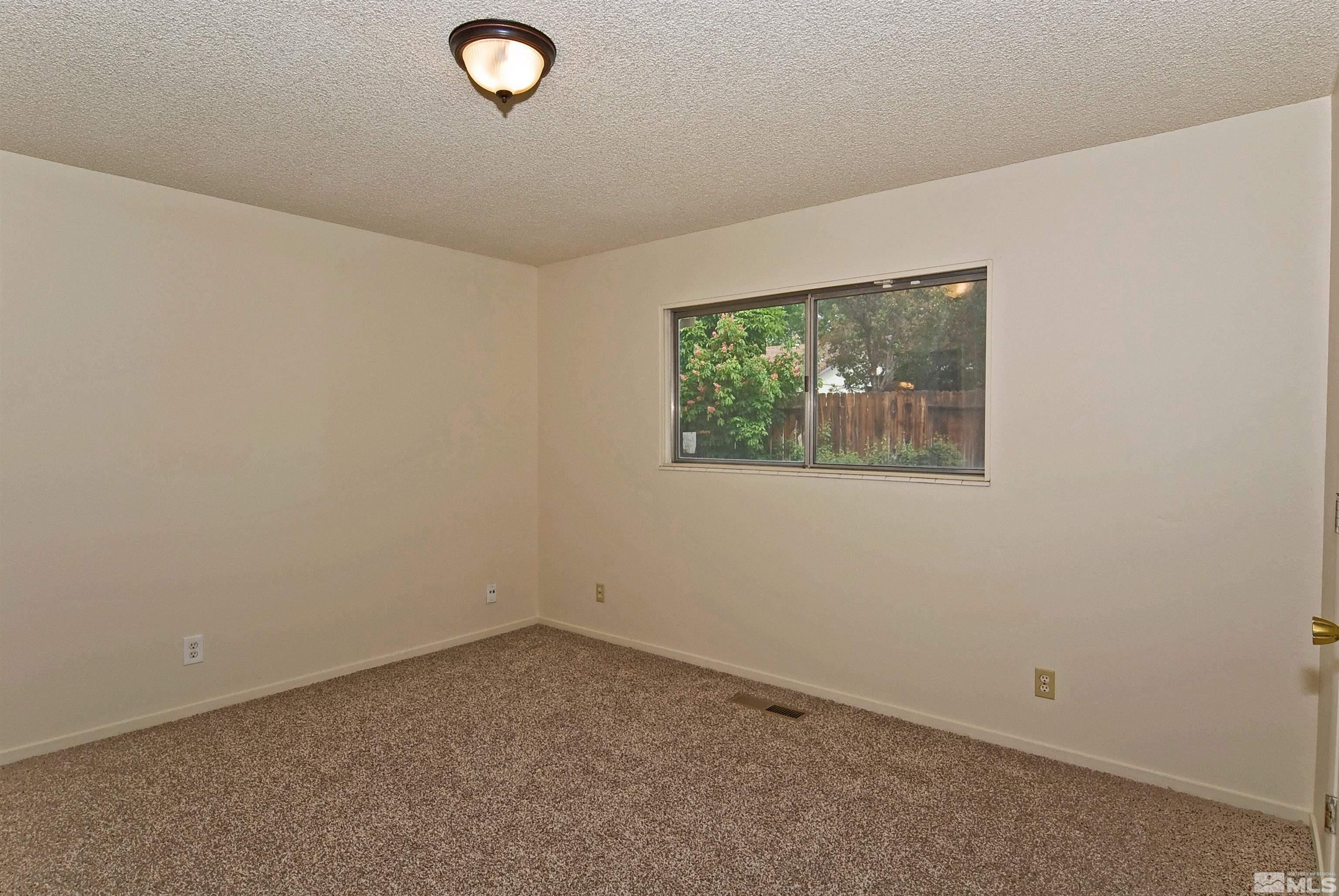 1476 Heather Court Property Photo 13