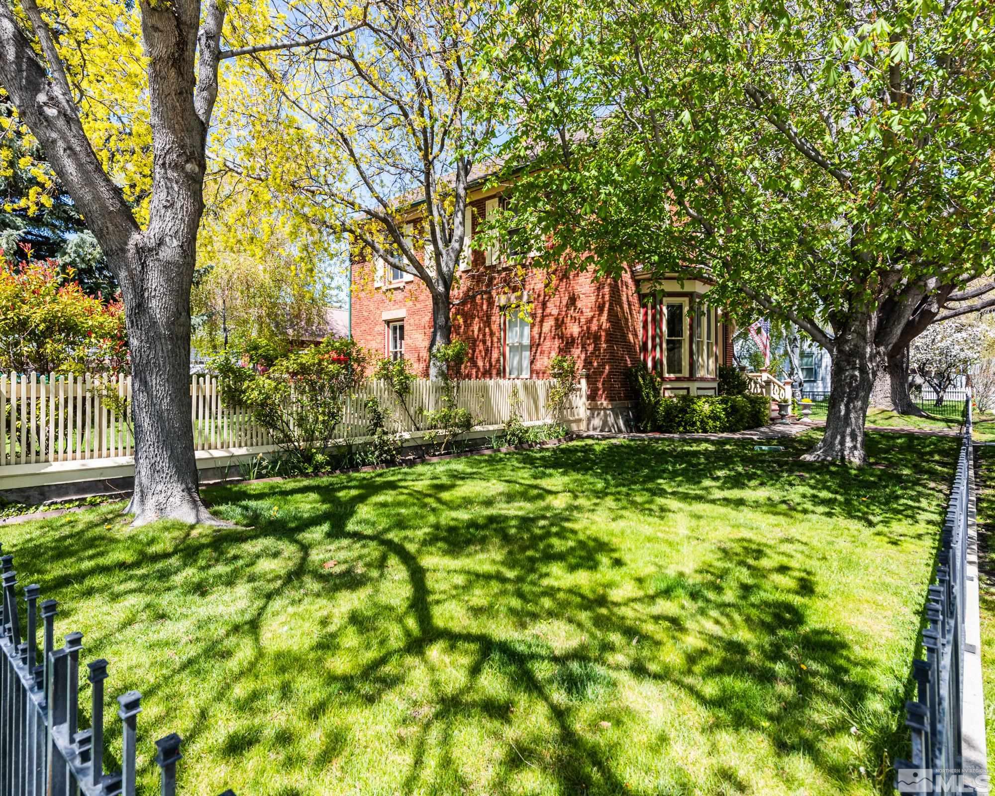 308 Thompson Street Property Photo 4