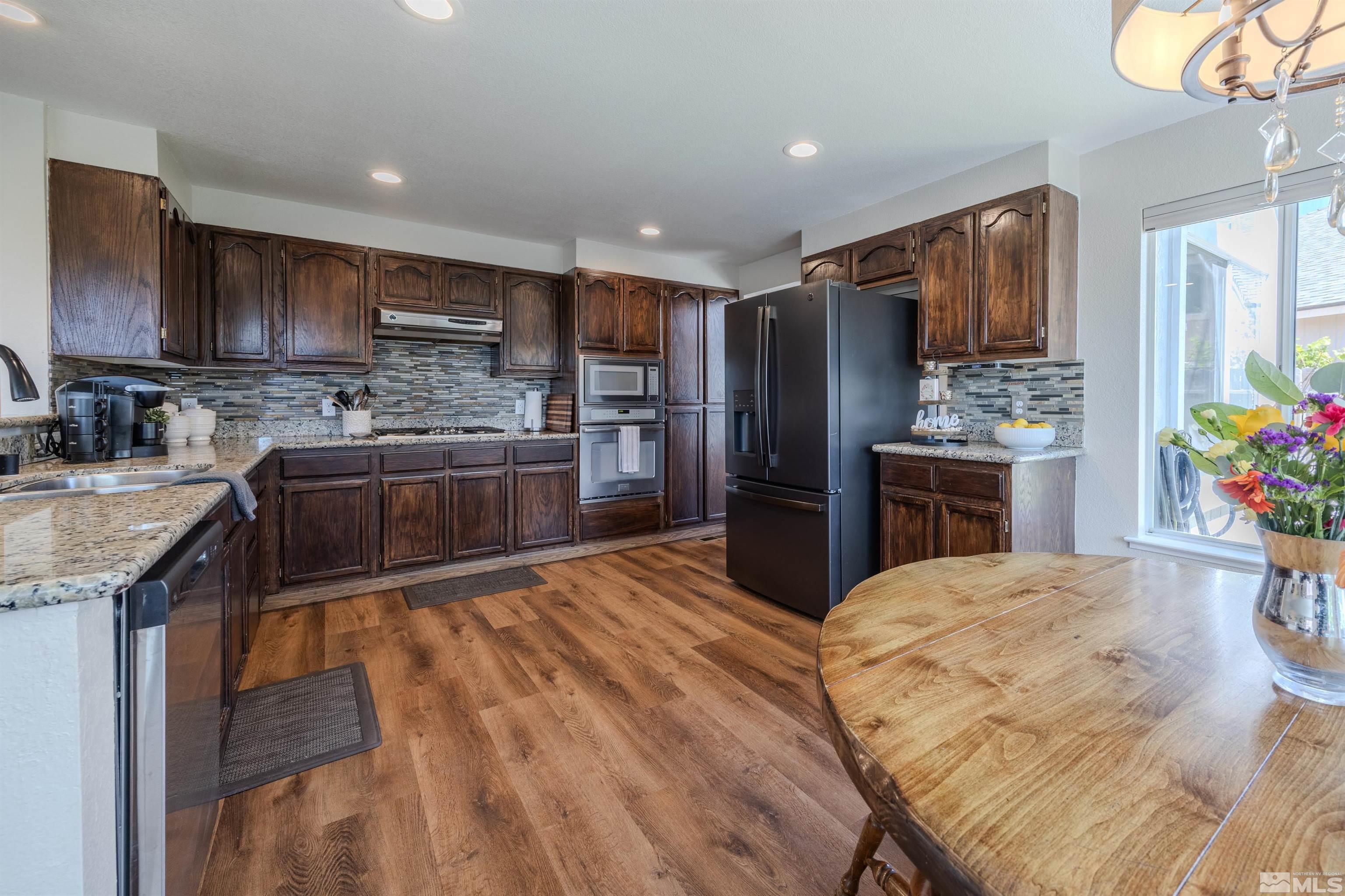 2350 Almond Creek Dr Property Photo 19