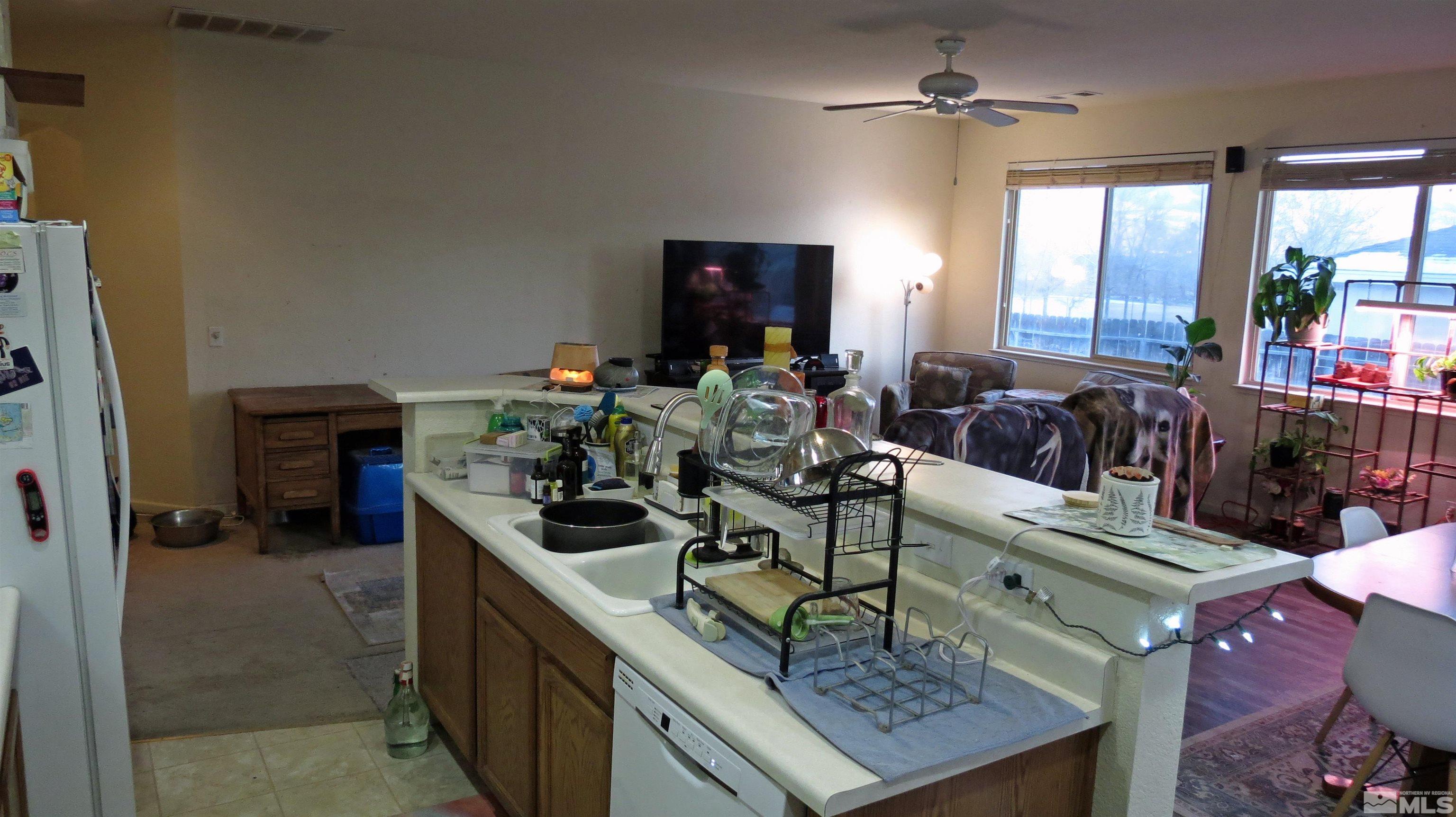 201 Crown Point Drive Property Photo 6