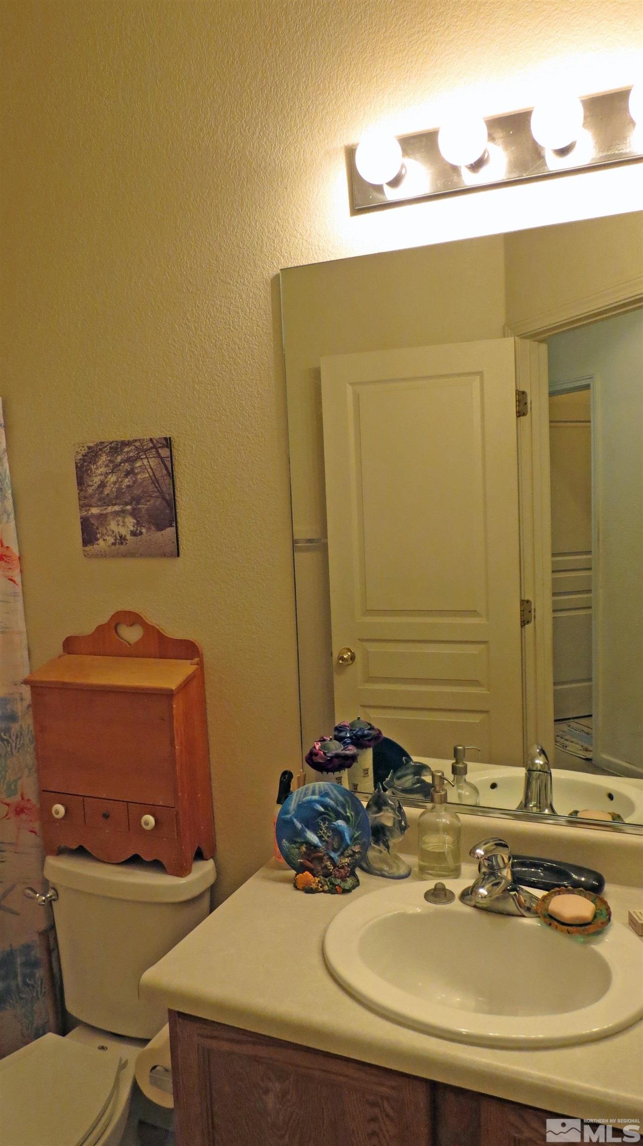 201 Crown Point Drive Property Photo 10