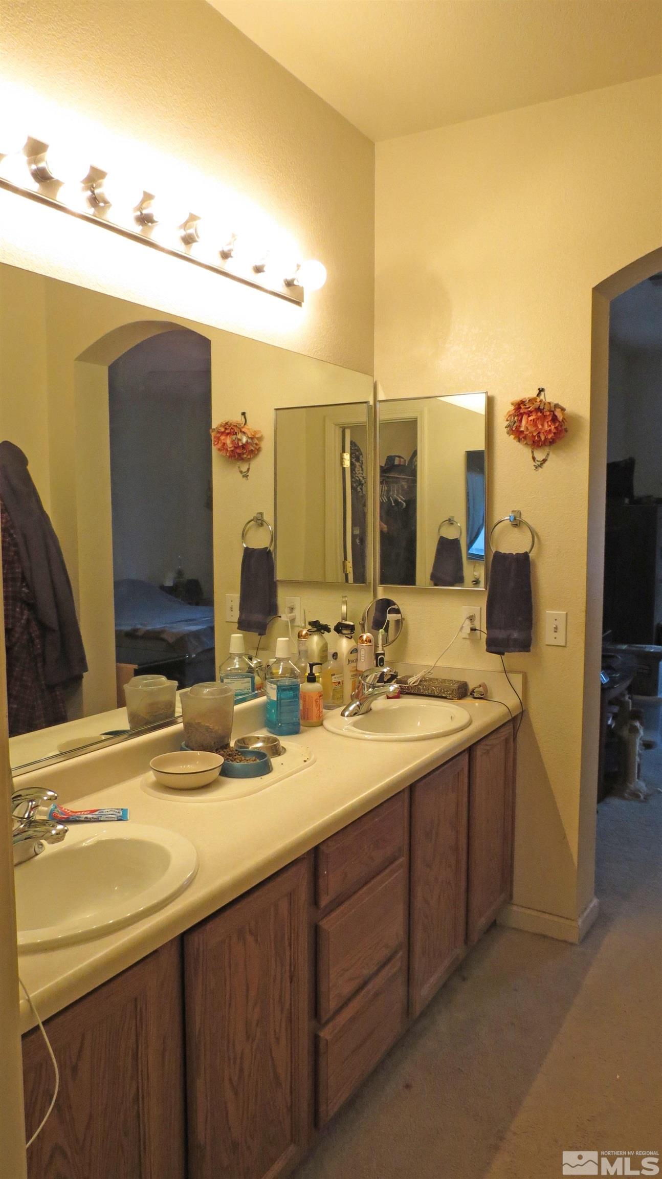 201 Crown Point Drive Property Photo 19