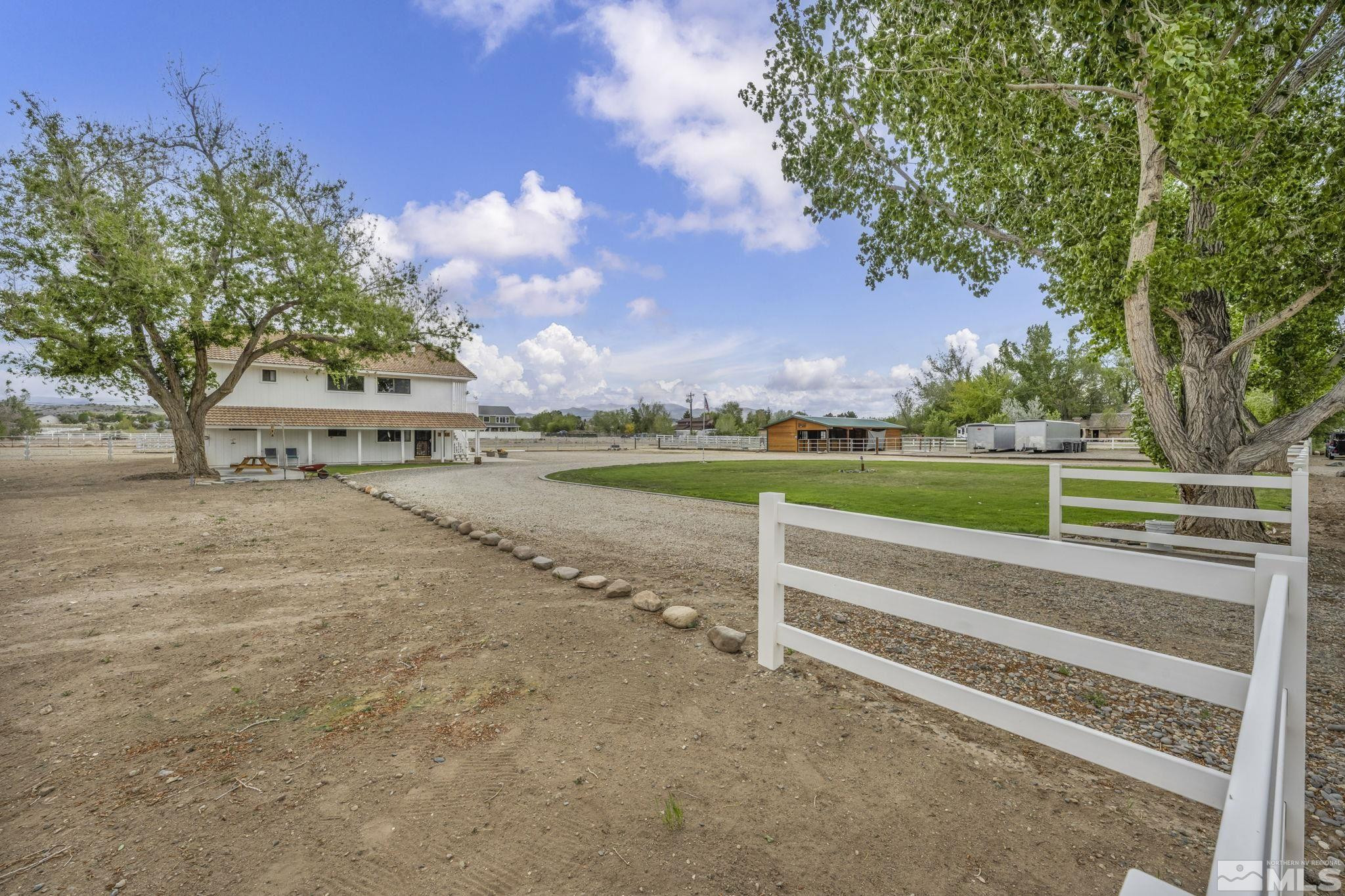 1131 Linda Anne Court Property Photo 3