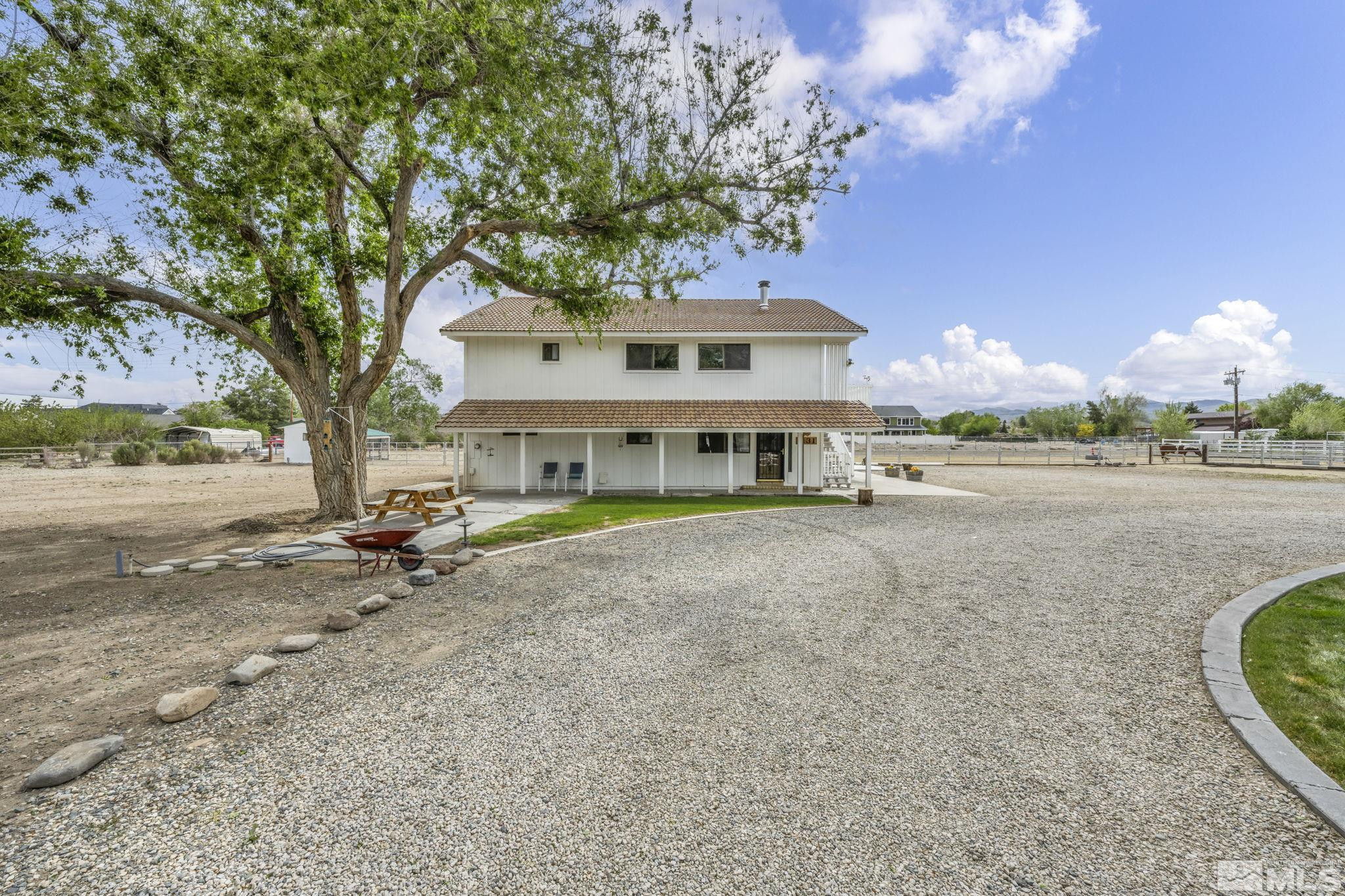 1131 Linda Anne Court Property Photo 5