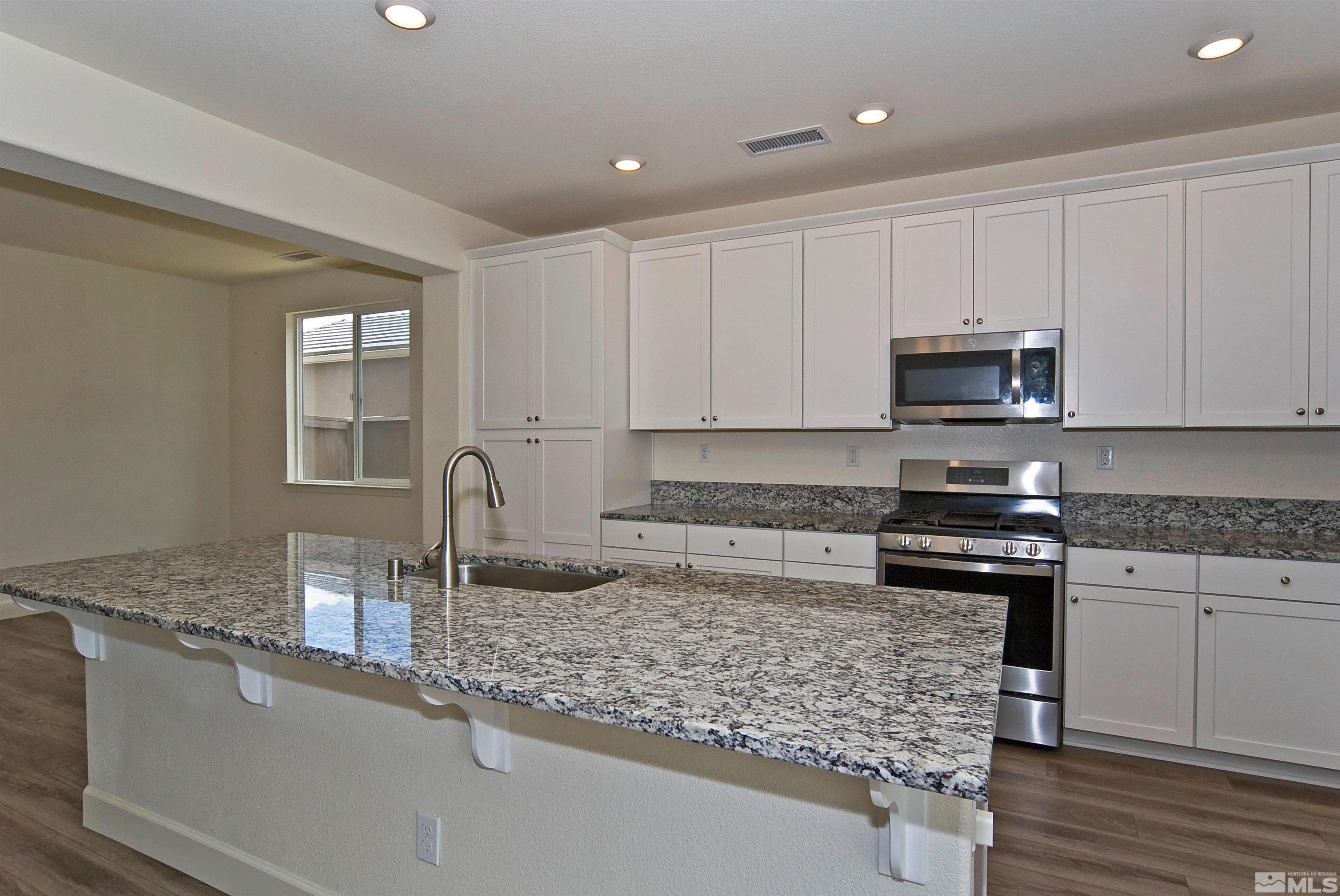 2091 Forest Grove Lane Property Photo 11