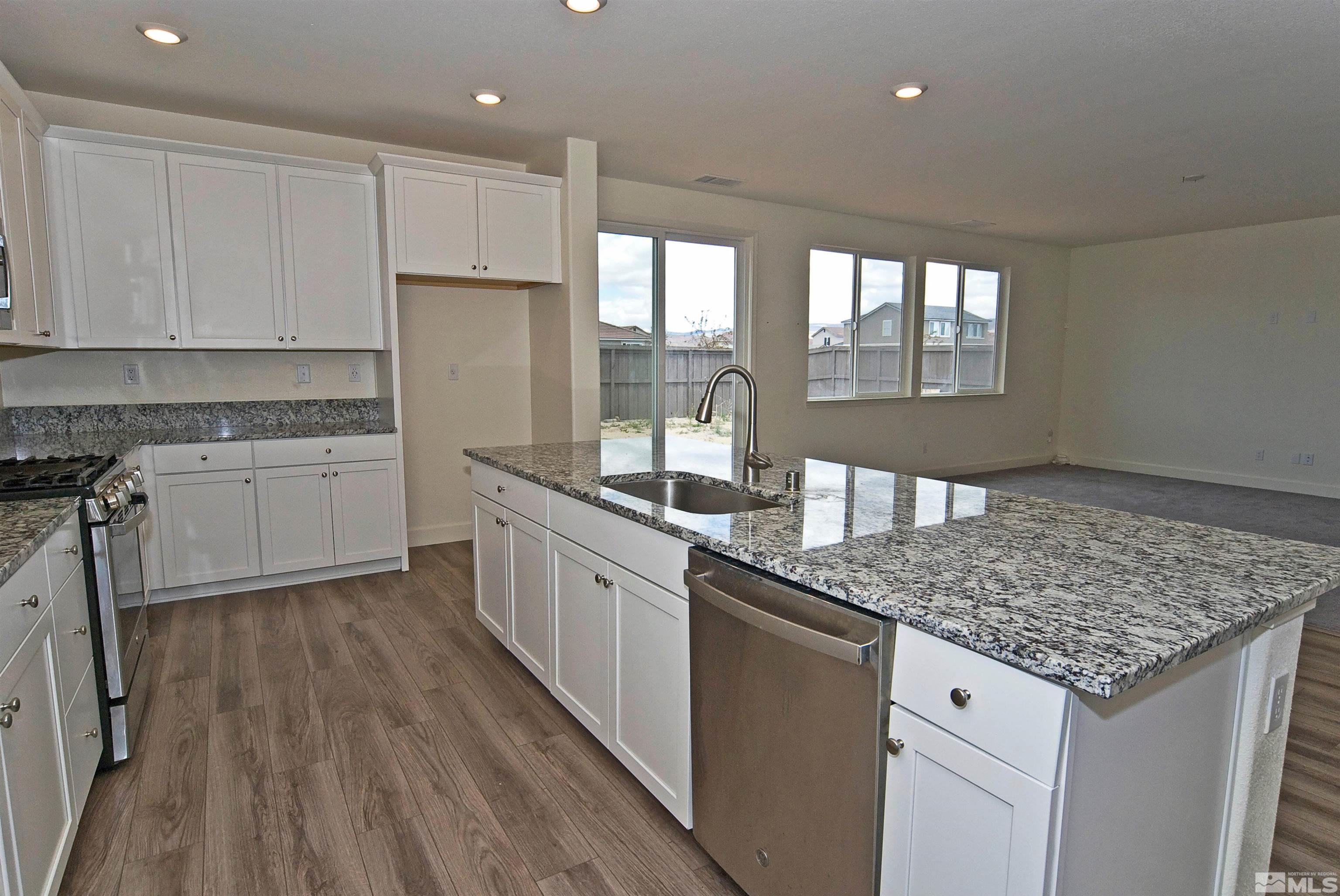 2091 Forest Grove Lane Property Photo 12