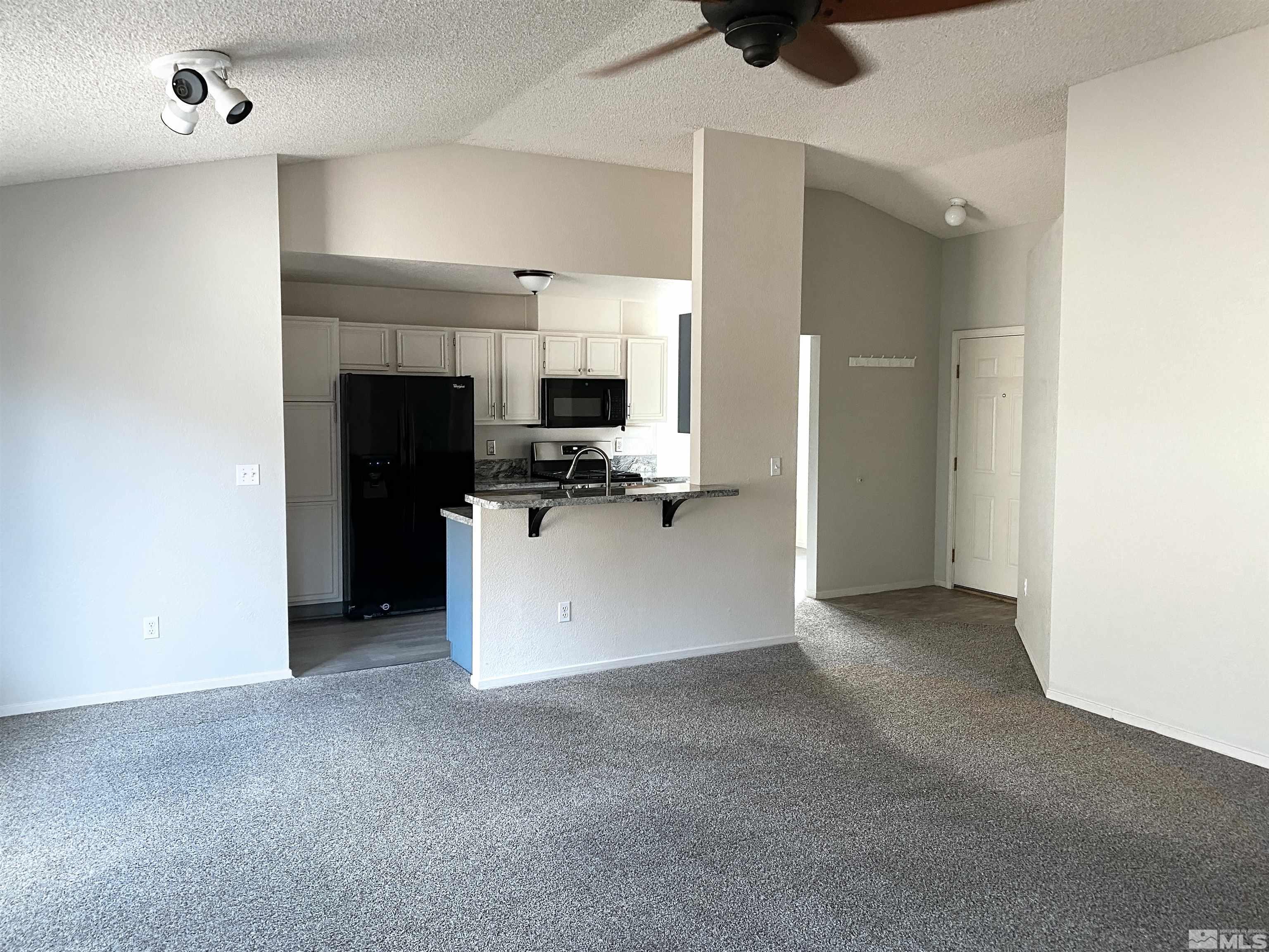 4918 Bayridge Lane Property Photo 3