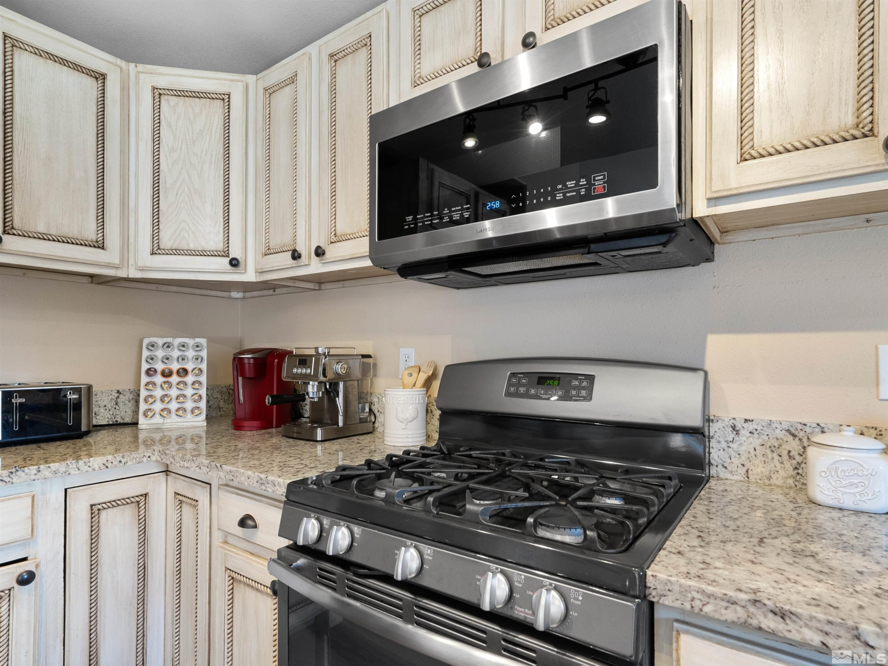 1466 Edlesborough Circle Property Photo 7