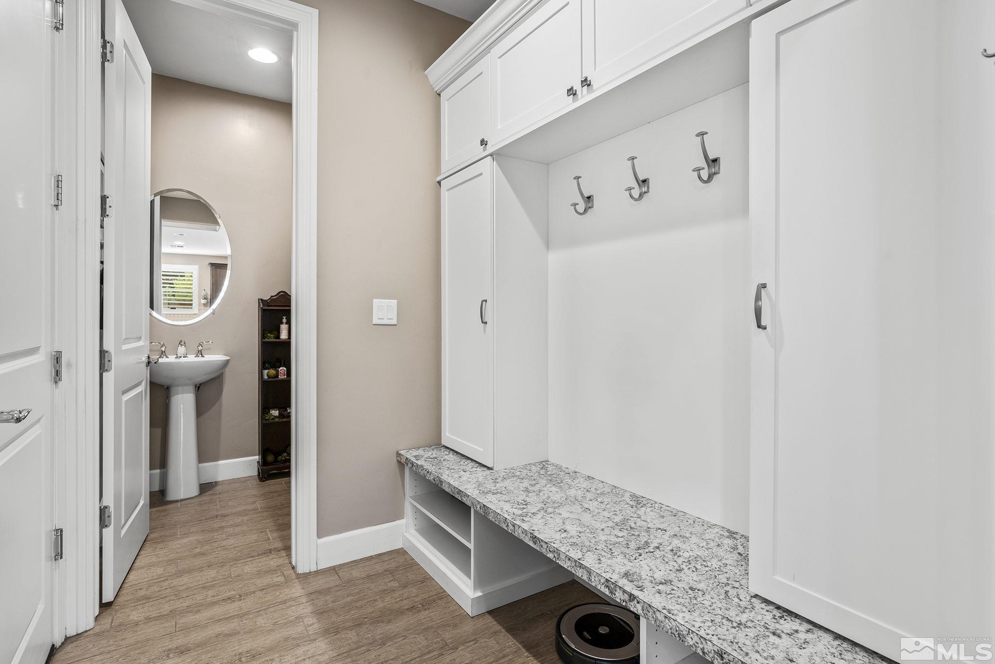 3325 Show Jumper Ln Property Photo 12
