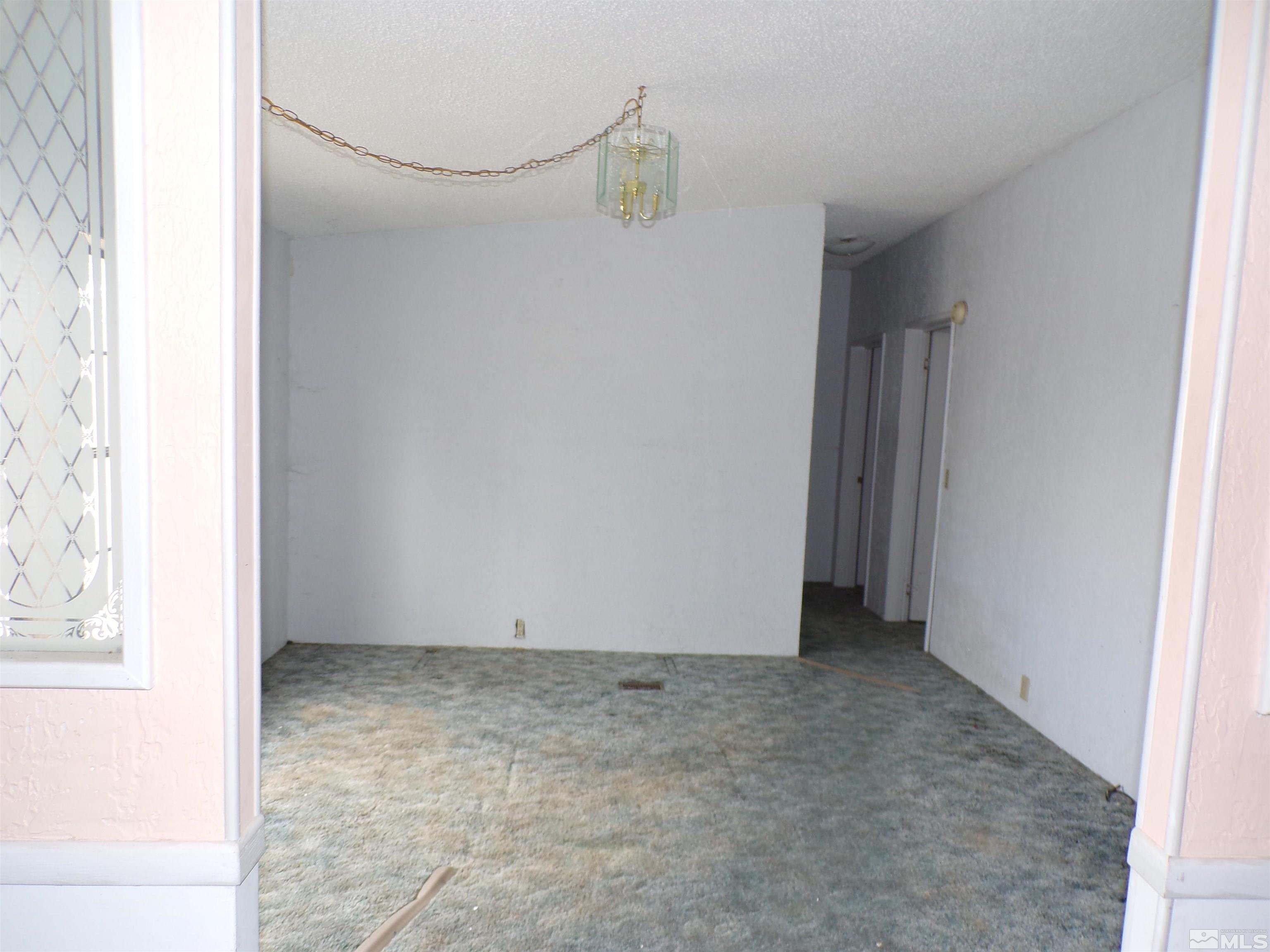 3350 Della Circle Property Photo 8