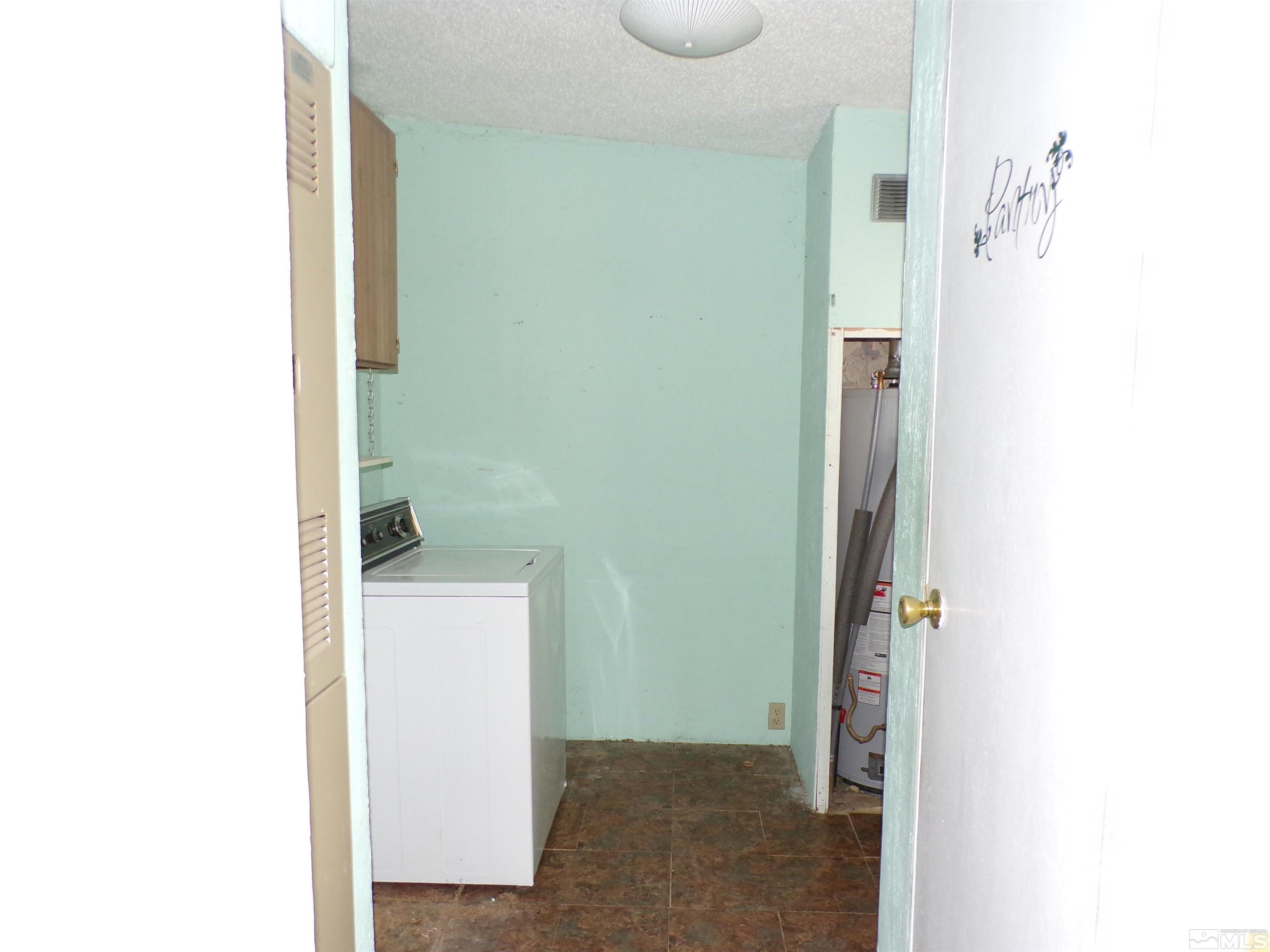 3350 Della Circle Property Photo 17