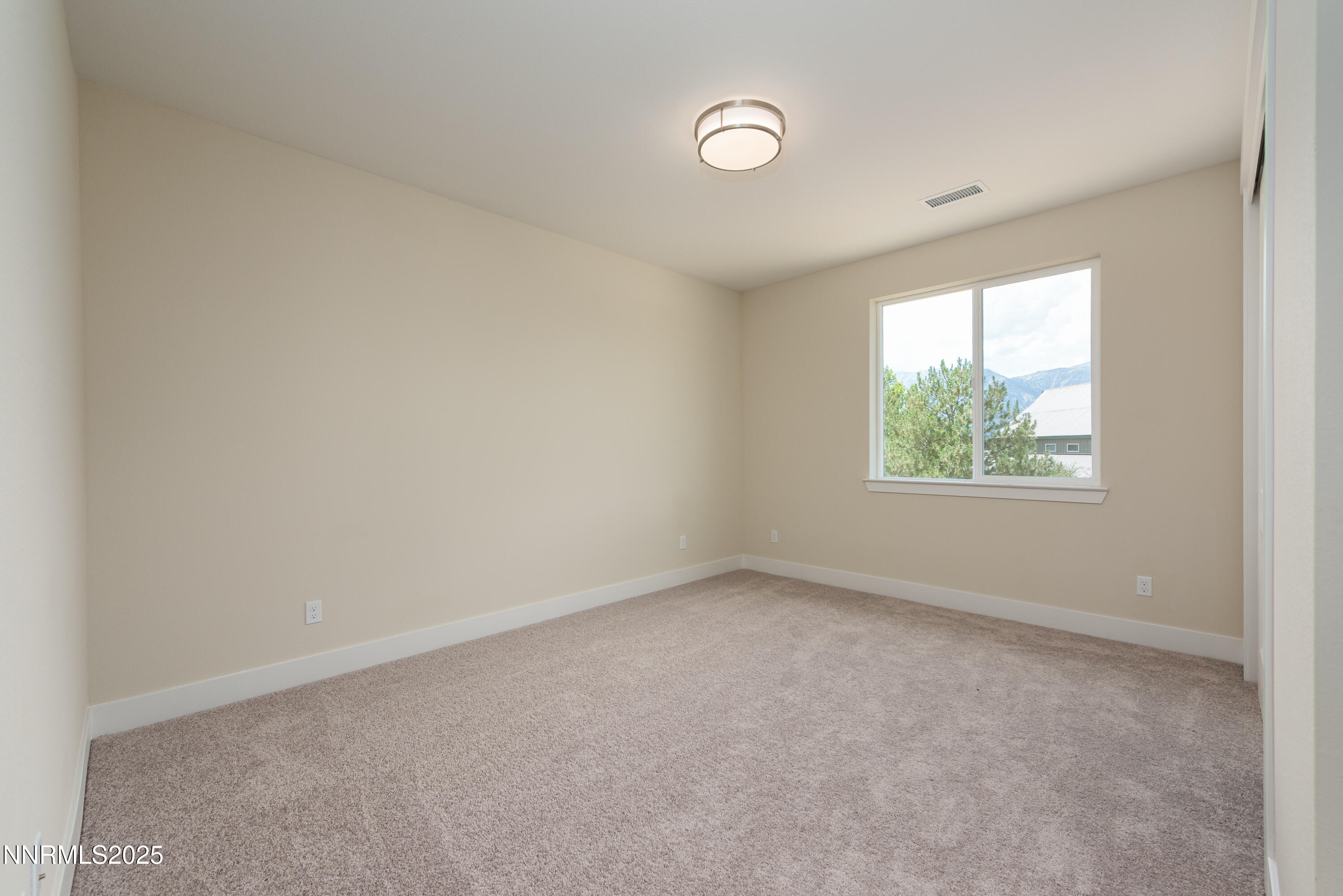 692 Sage Grouse Lp Property Photo 33