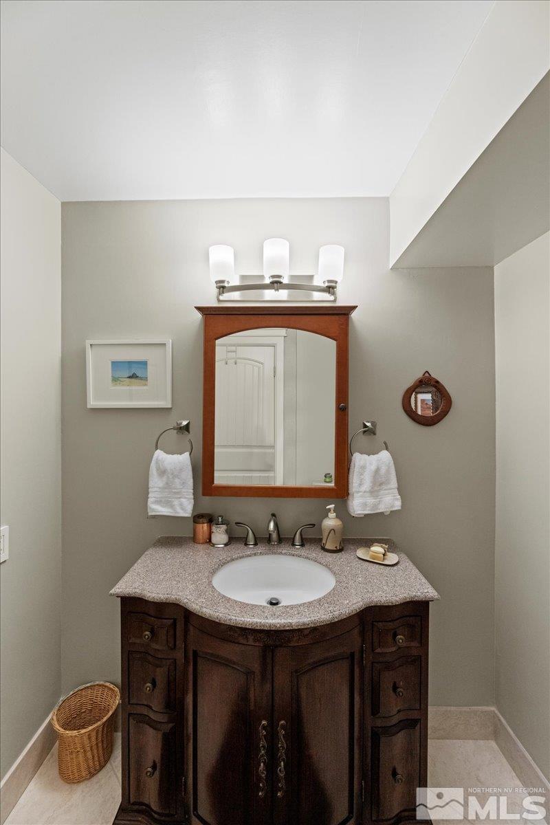 3425 Skyline Boulevard Property Photo 23