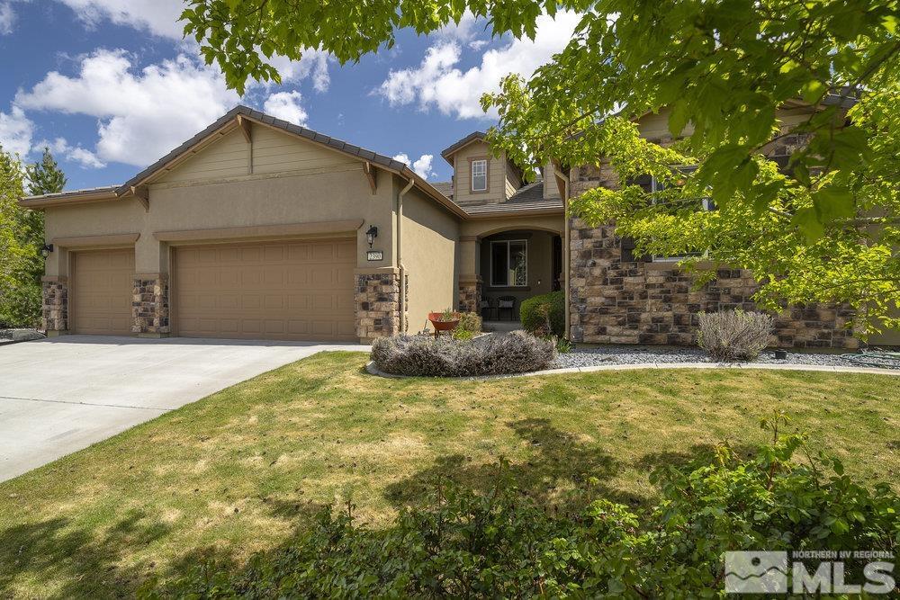 2390 Maple Leaf Trail