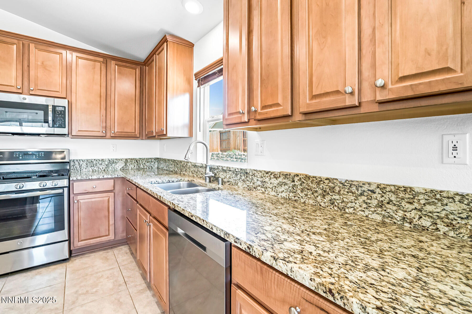 1390 Tule Peak Circle Property Photo 16