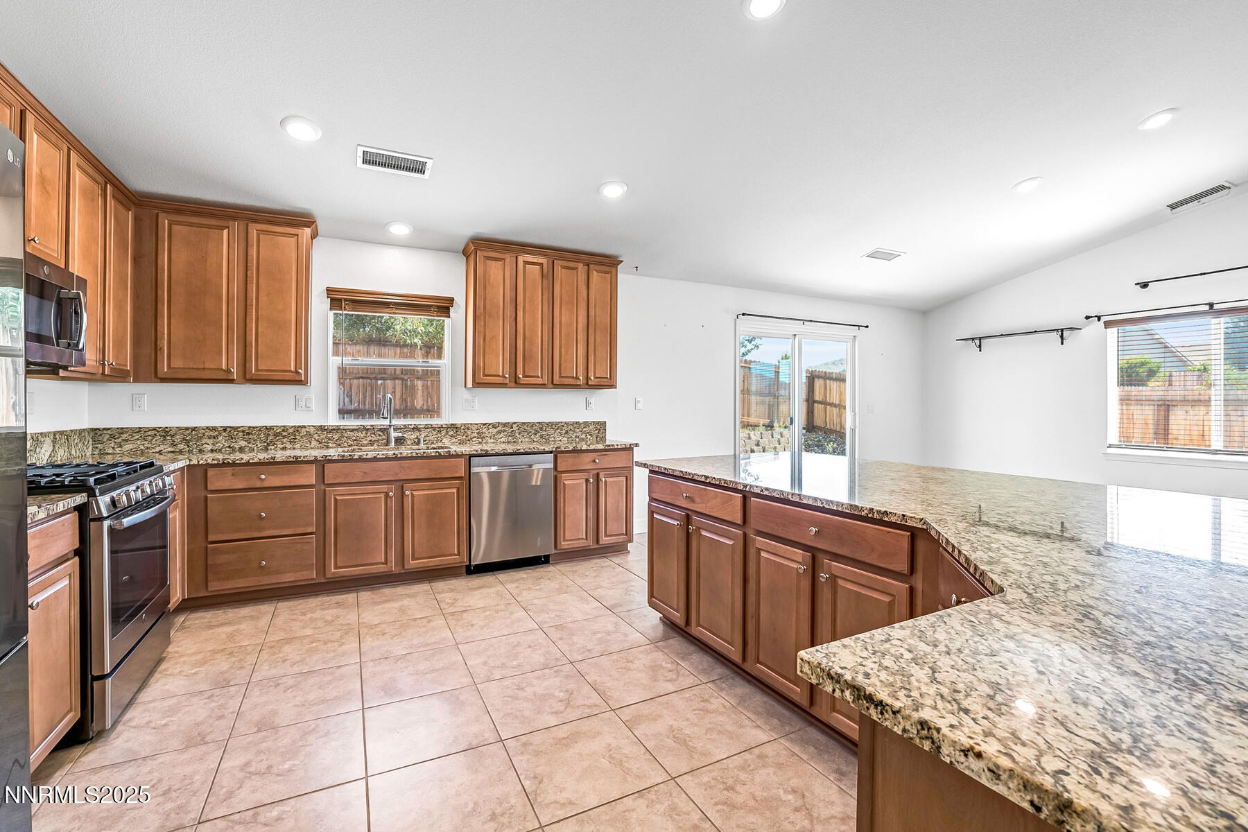1390 Tule Peak Circle Property Photo 17