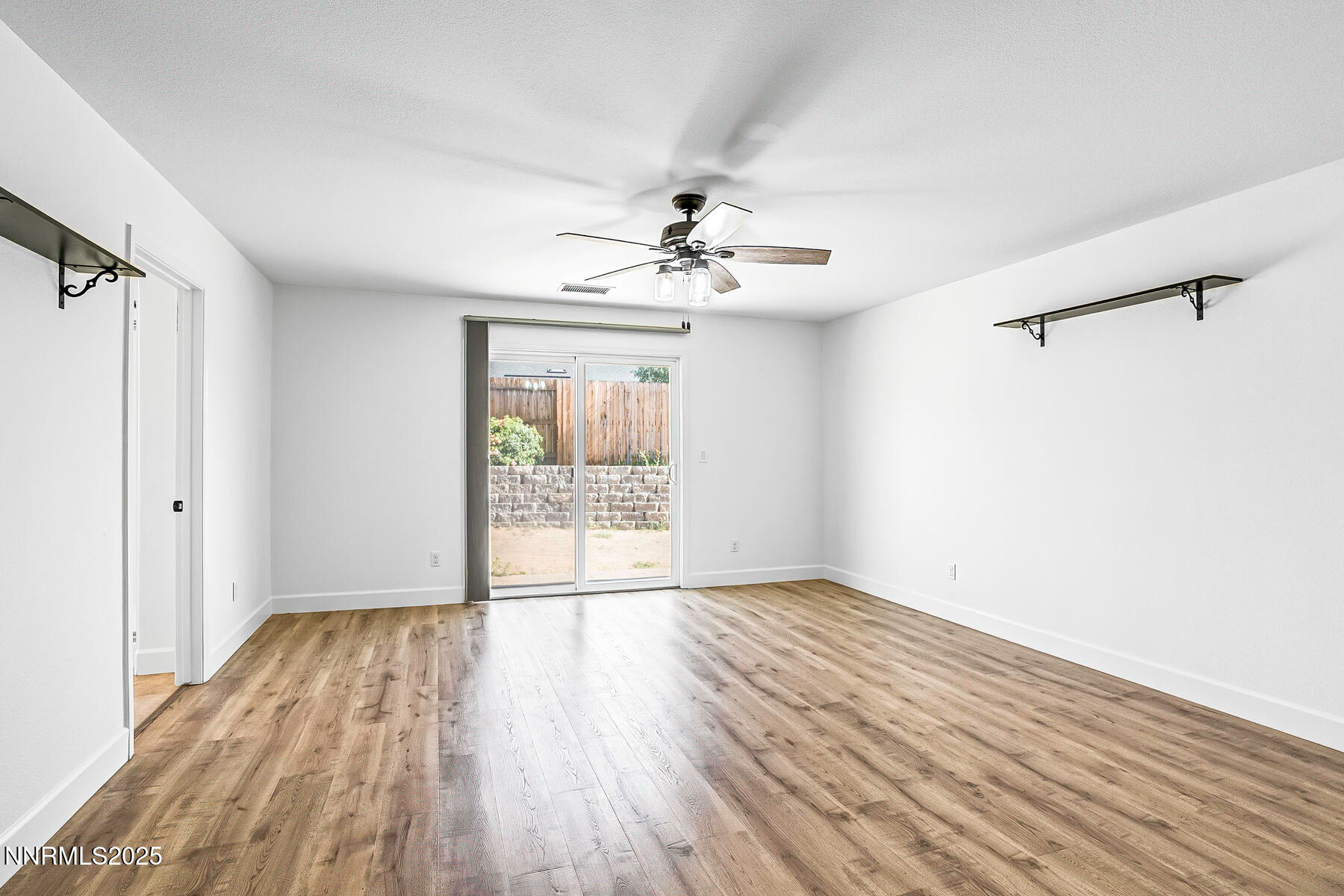 1390 Tule Peak Circle Property Photo 19