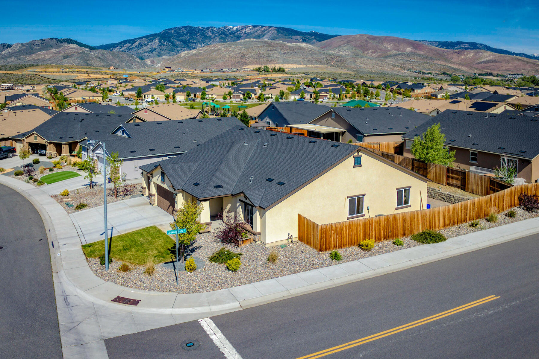 1390 Tule Peak Circle Property Photo 34