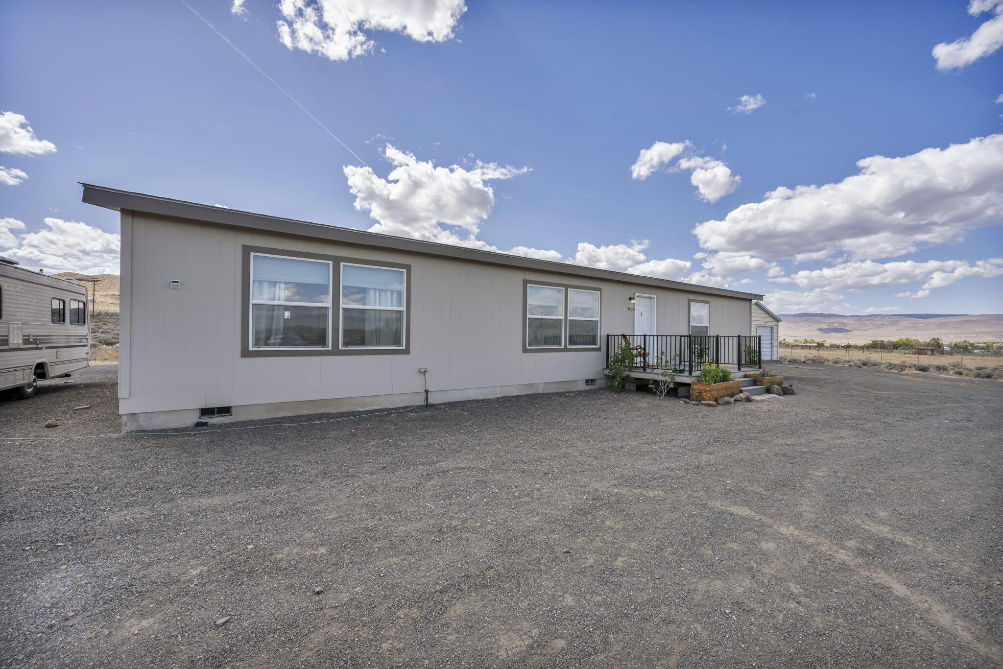 5405 White Oak Drive Property Photo 1