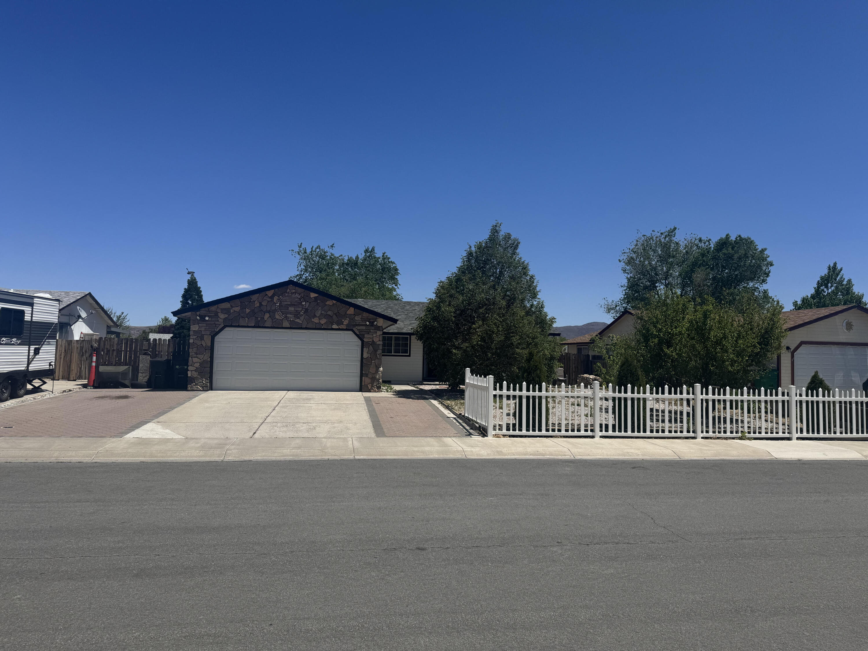 532 Yellow Jacket Road Property Photo 1