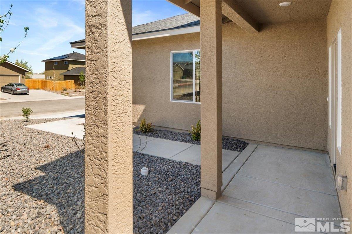 867 Agate Way Property Photo 7