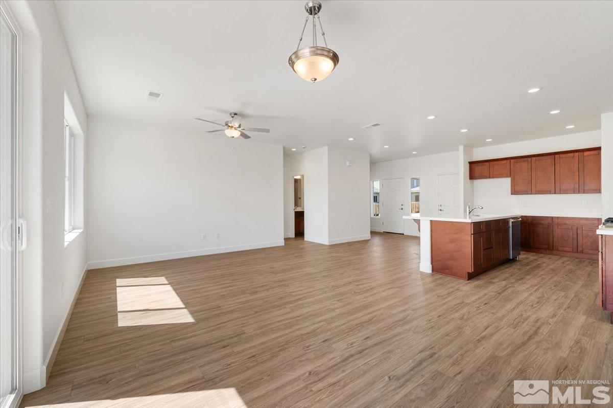 867 Agate Way Property Photo 16